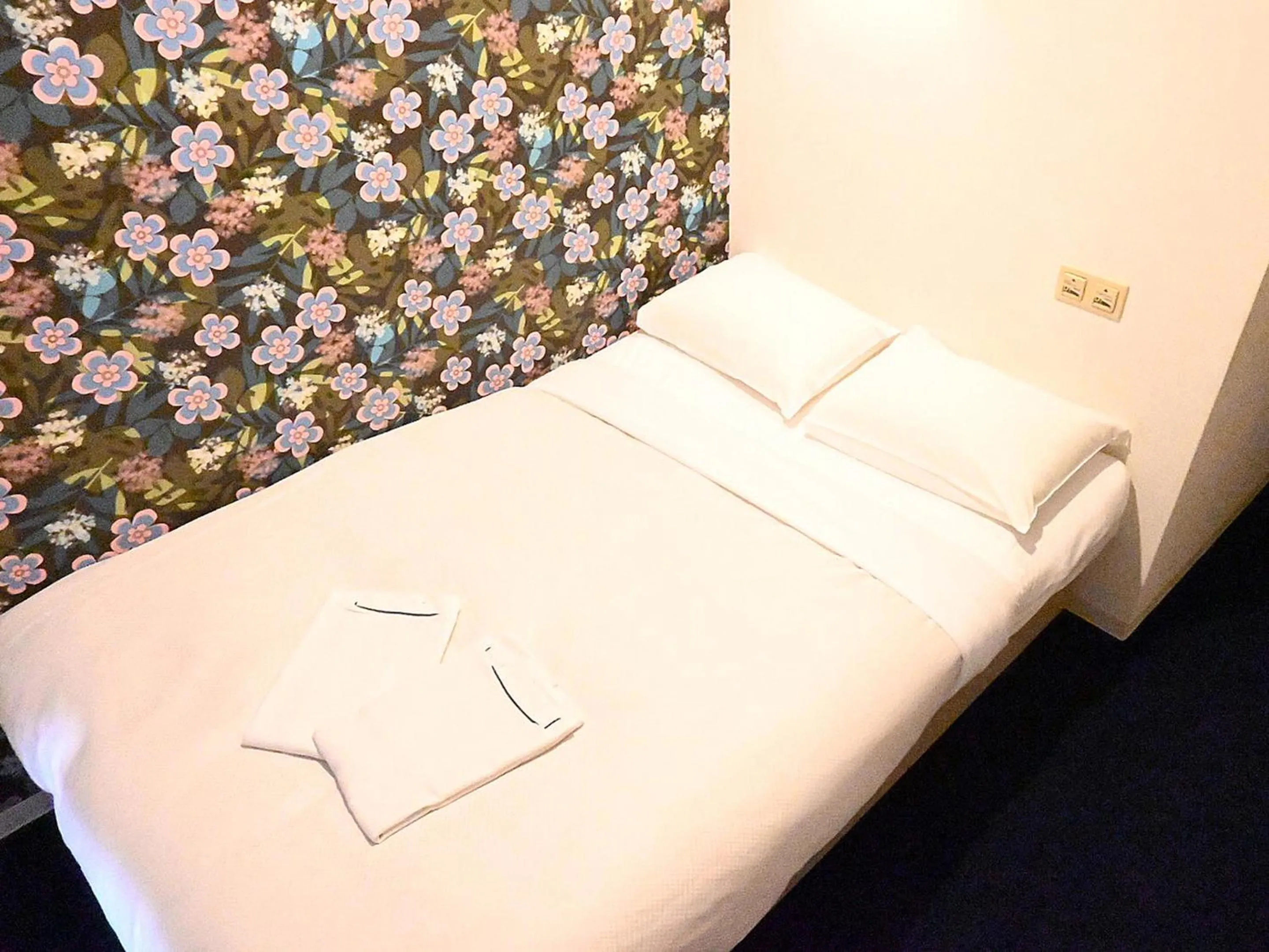 Bed in Art Inn Namba