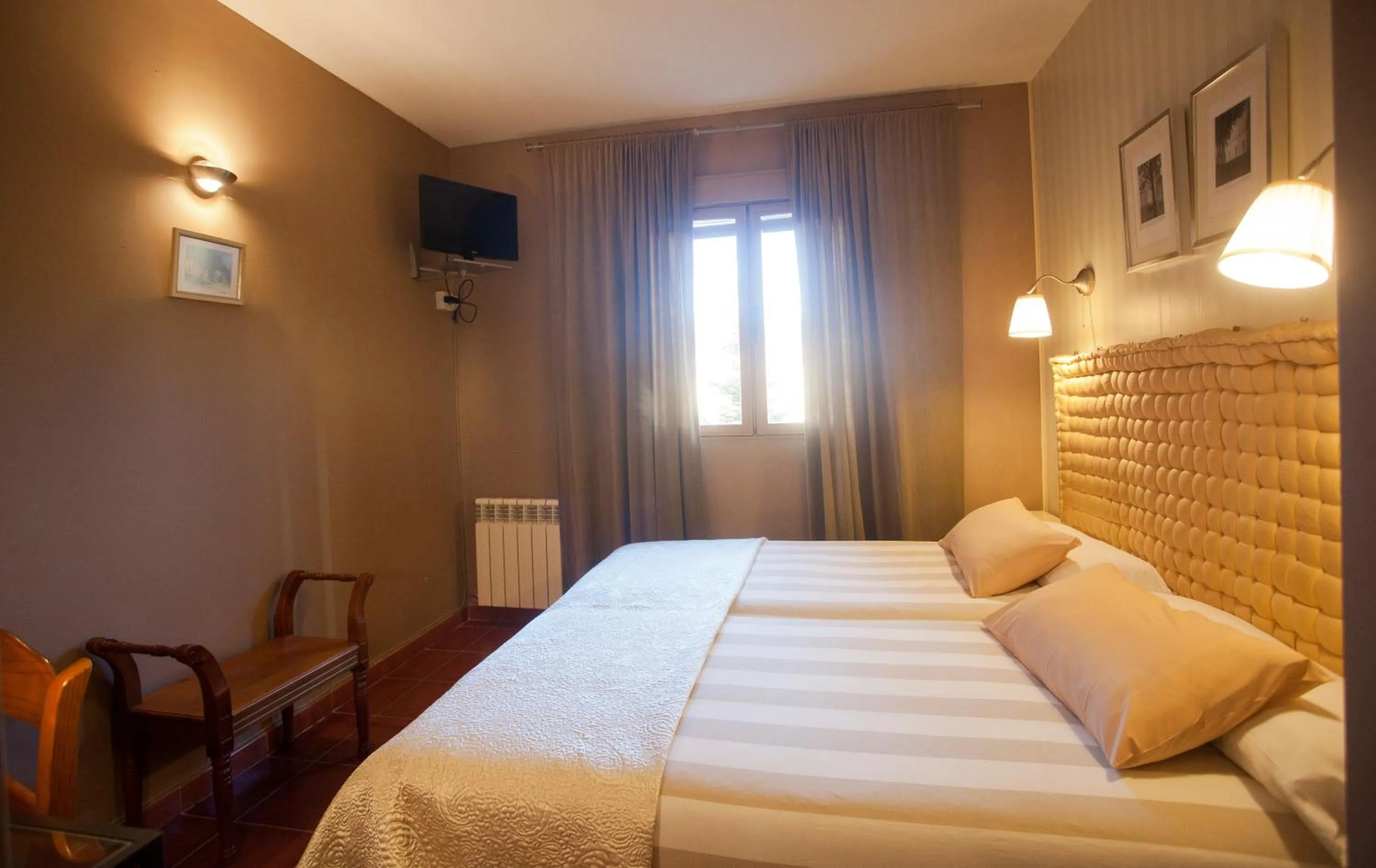 Decorative detail, Bed in Hotel Rural El Yantar de Gredos