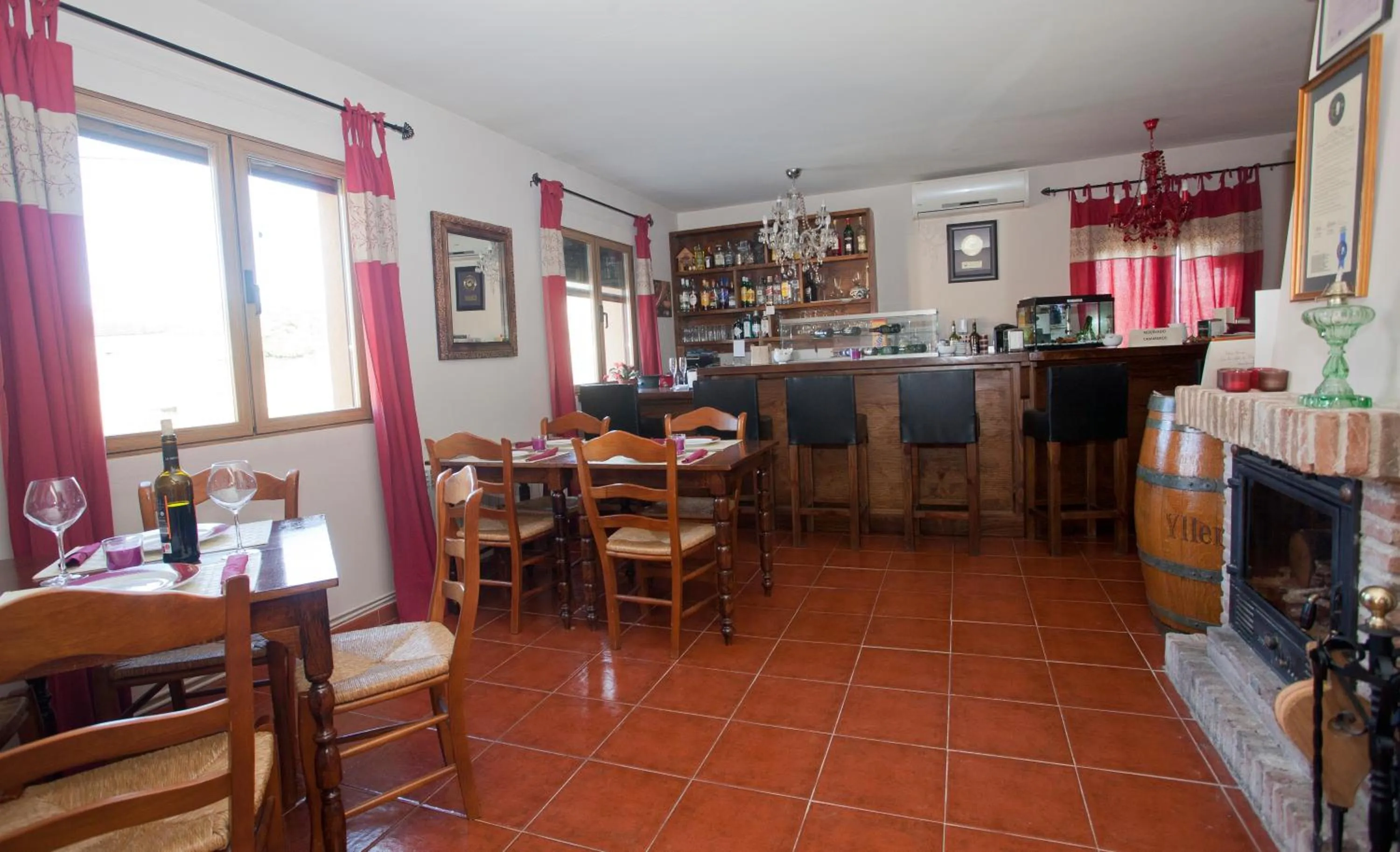 Restaurant/places to eat in Hotel Rural El Yantar de Gredos