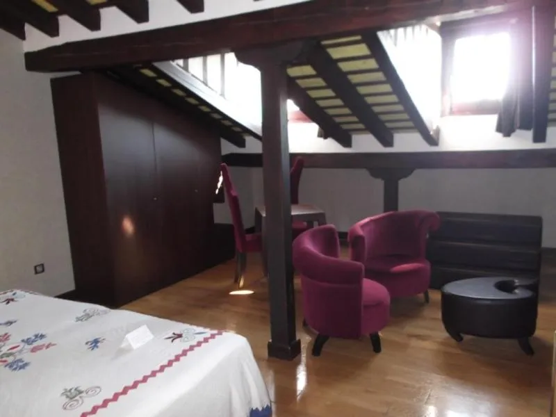 Photo of the whole room in Hotel Termal Abadia de Los Templarios