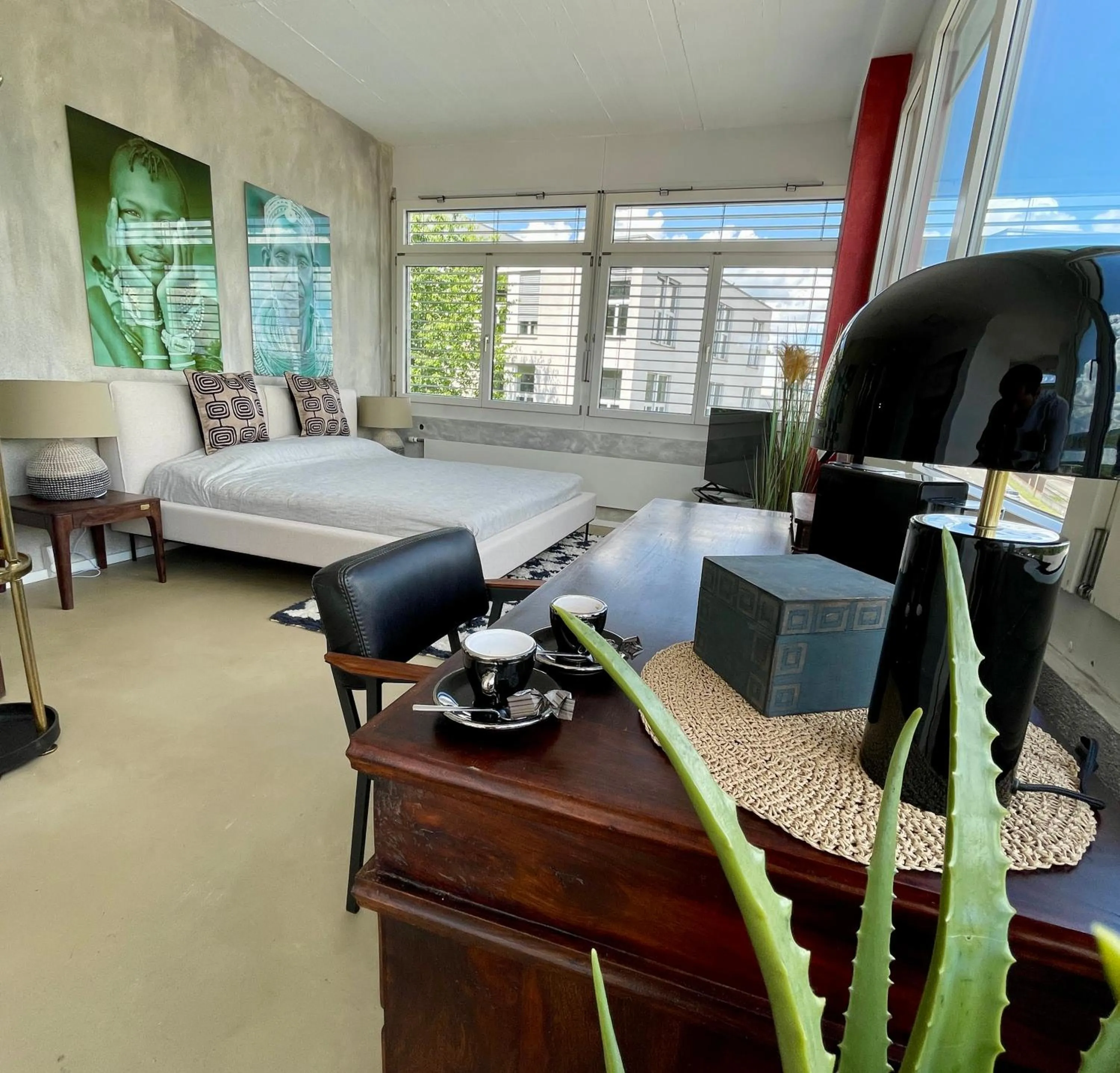 Living room, Bed in No1 Art B&B