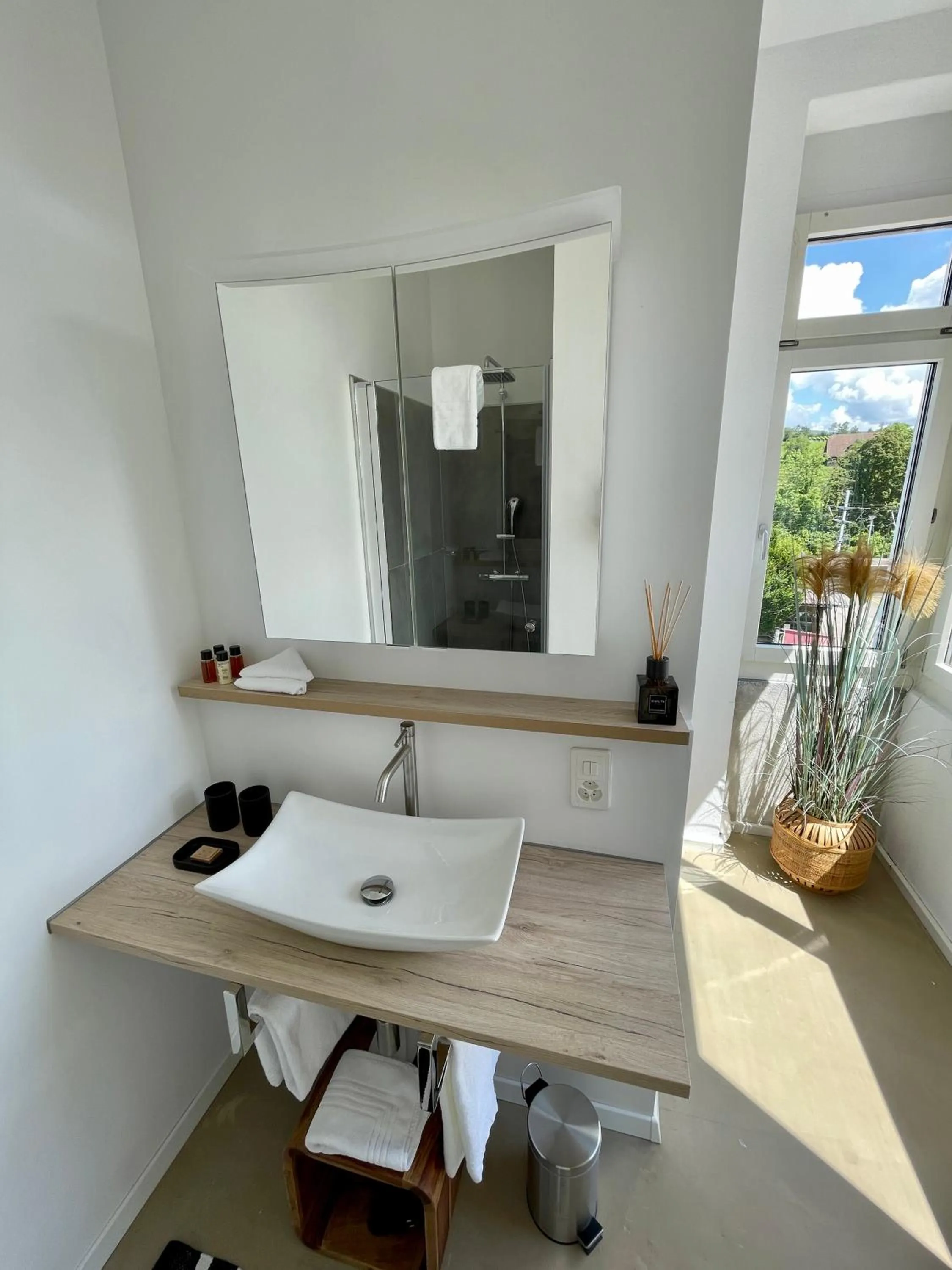 Shower in No1 Art B&B