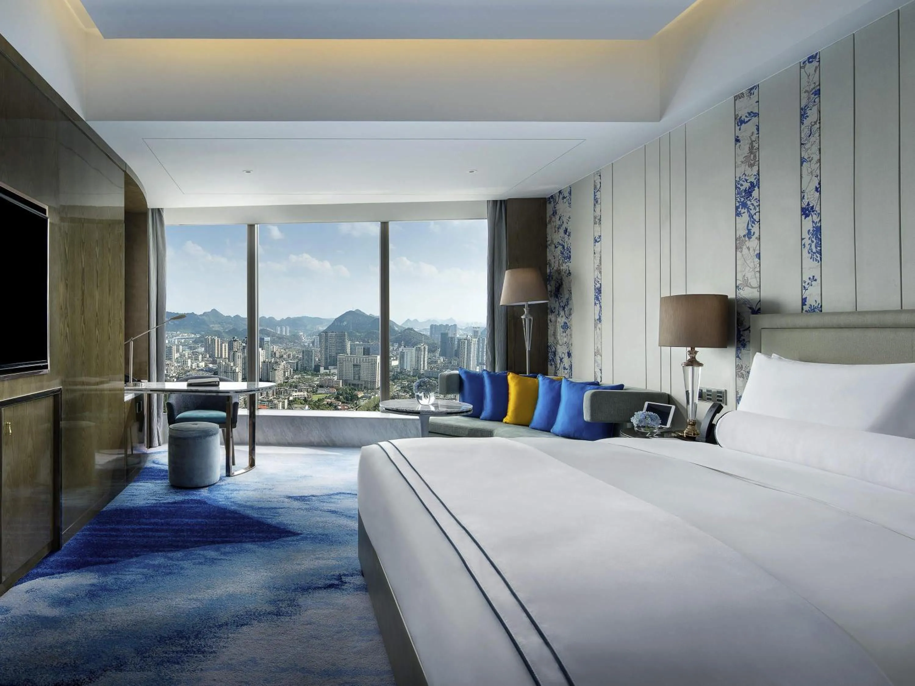 Luxury Room Club Sofitel in Sofitel Guiyang Hunter