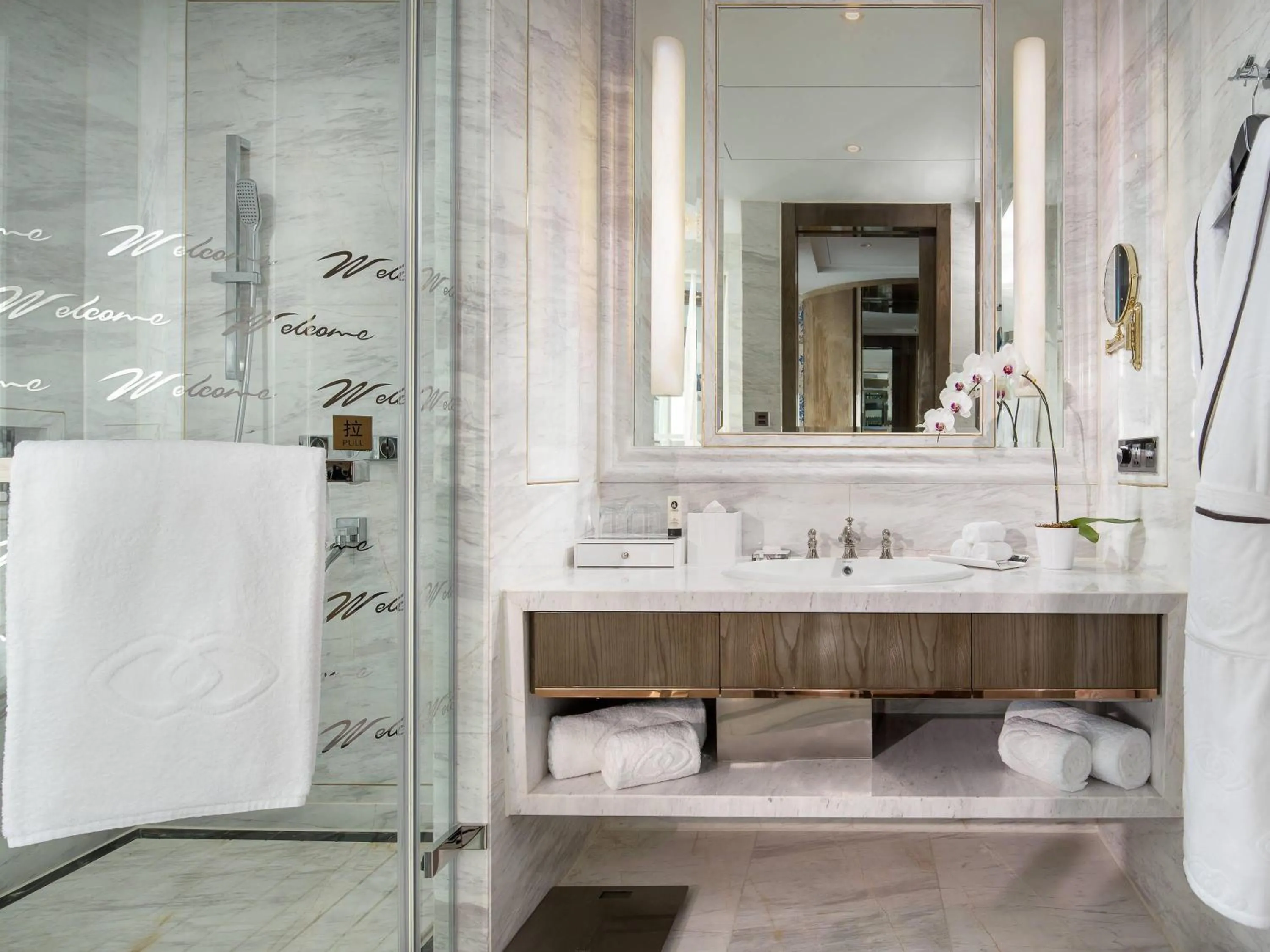 Bedroom in Sofitel Guiyang Hunter