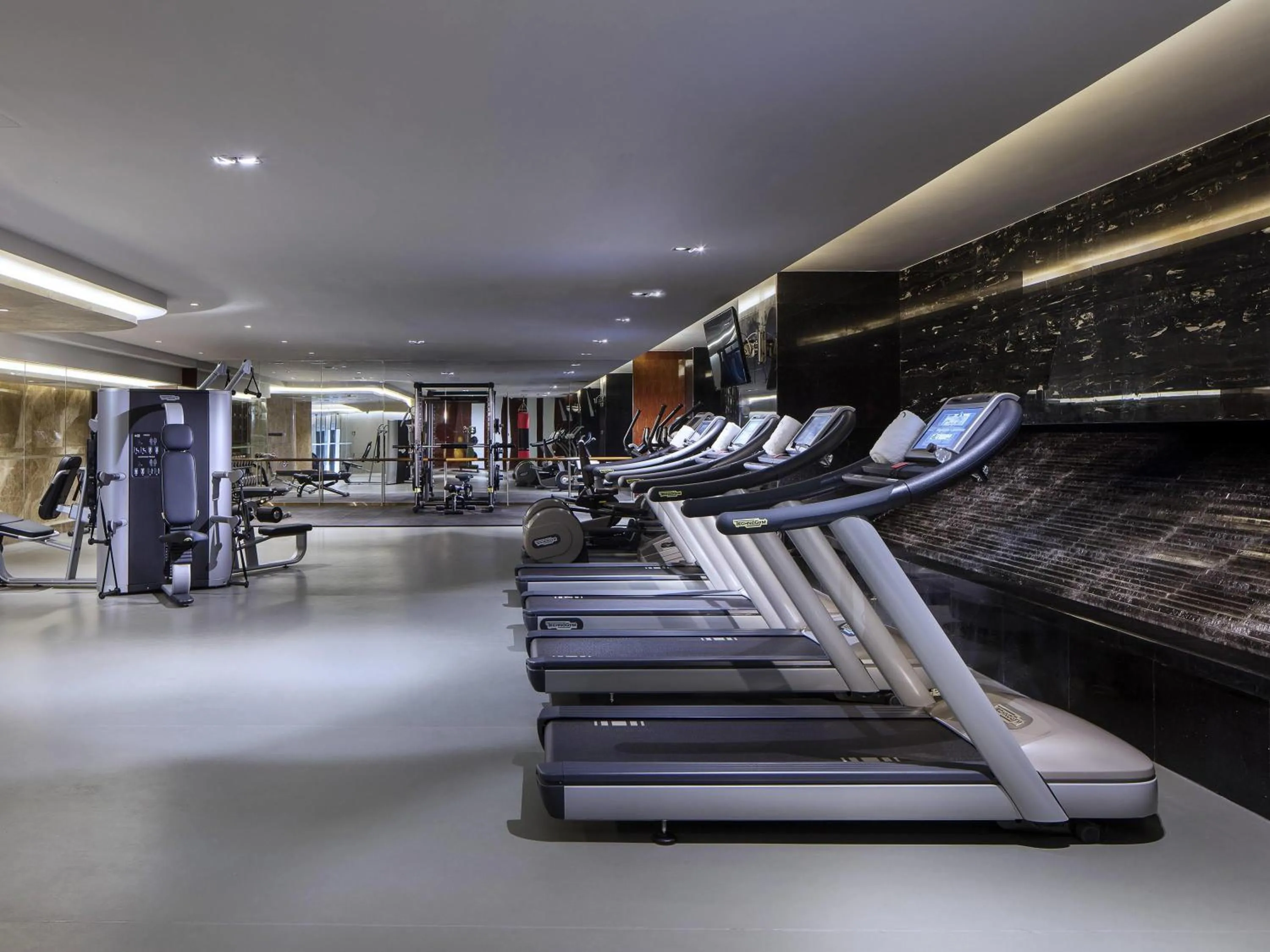 Fitness centre/facilities in Sofitel Guiyang Hunter