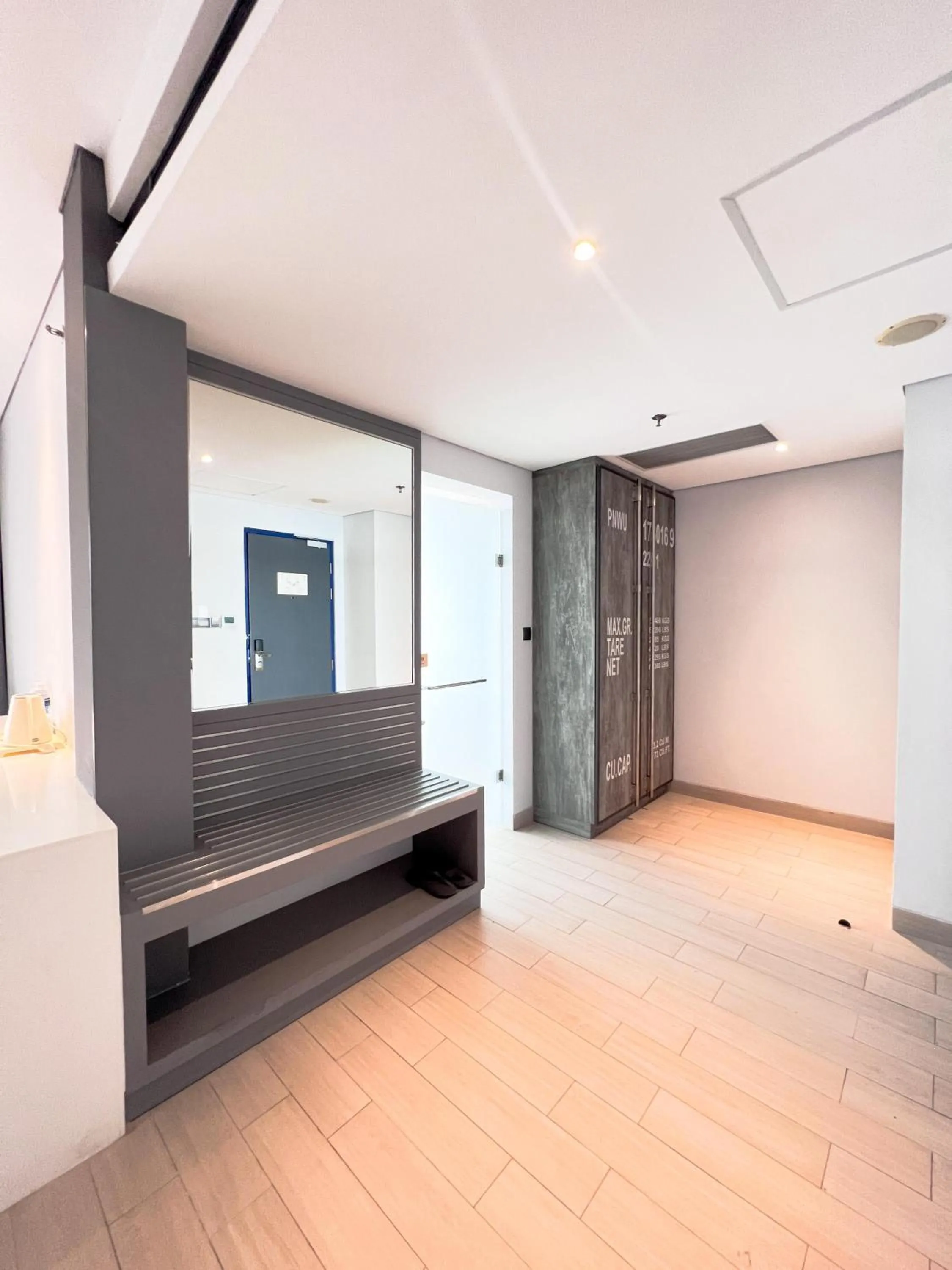 wardrobe in ibis Styles Batam Nagoya