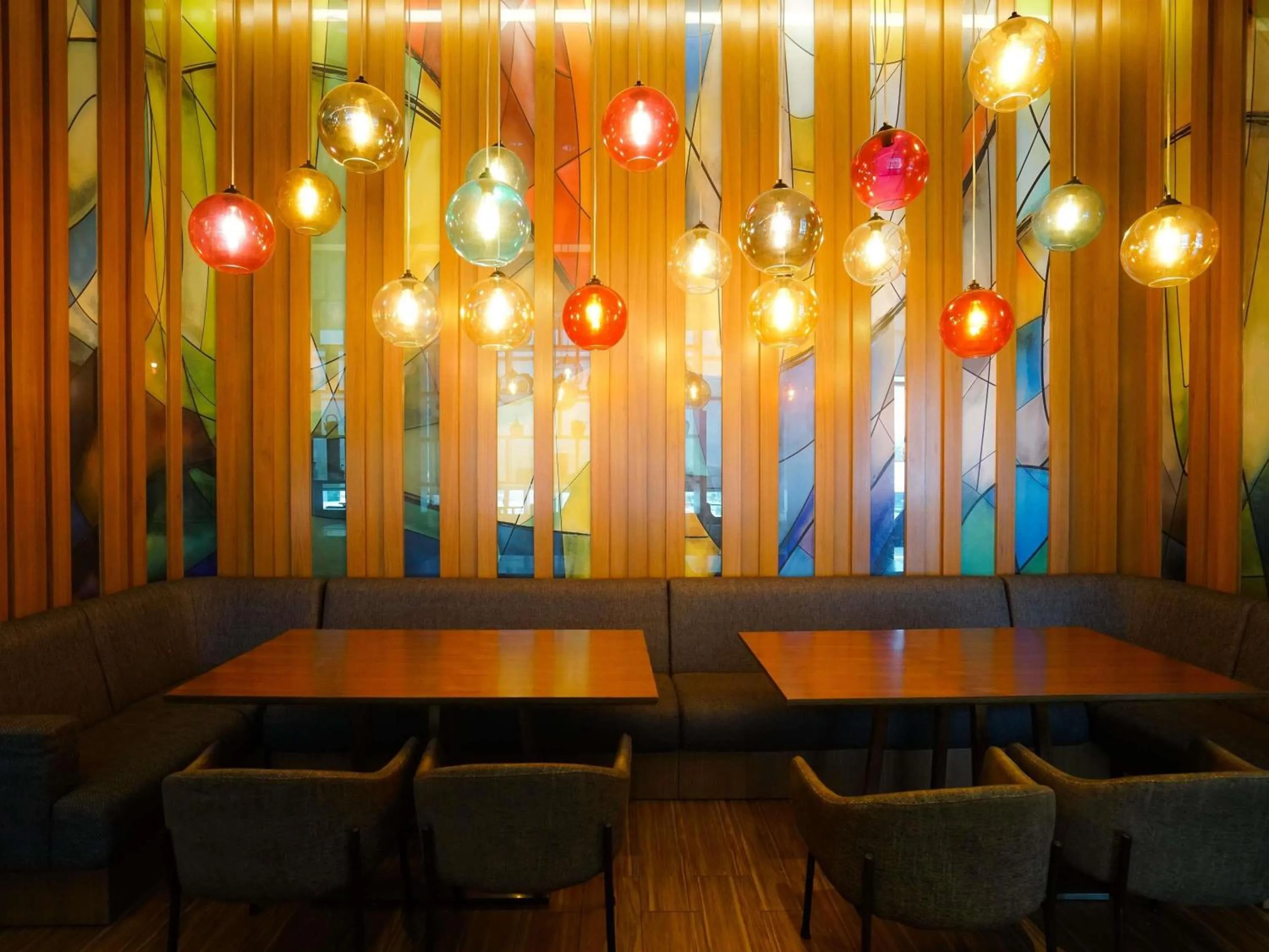 Restaurant/places to eat in Mercure Kuala Lumpur Shaw Parade