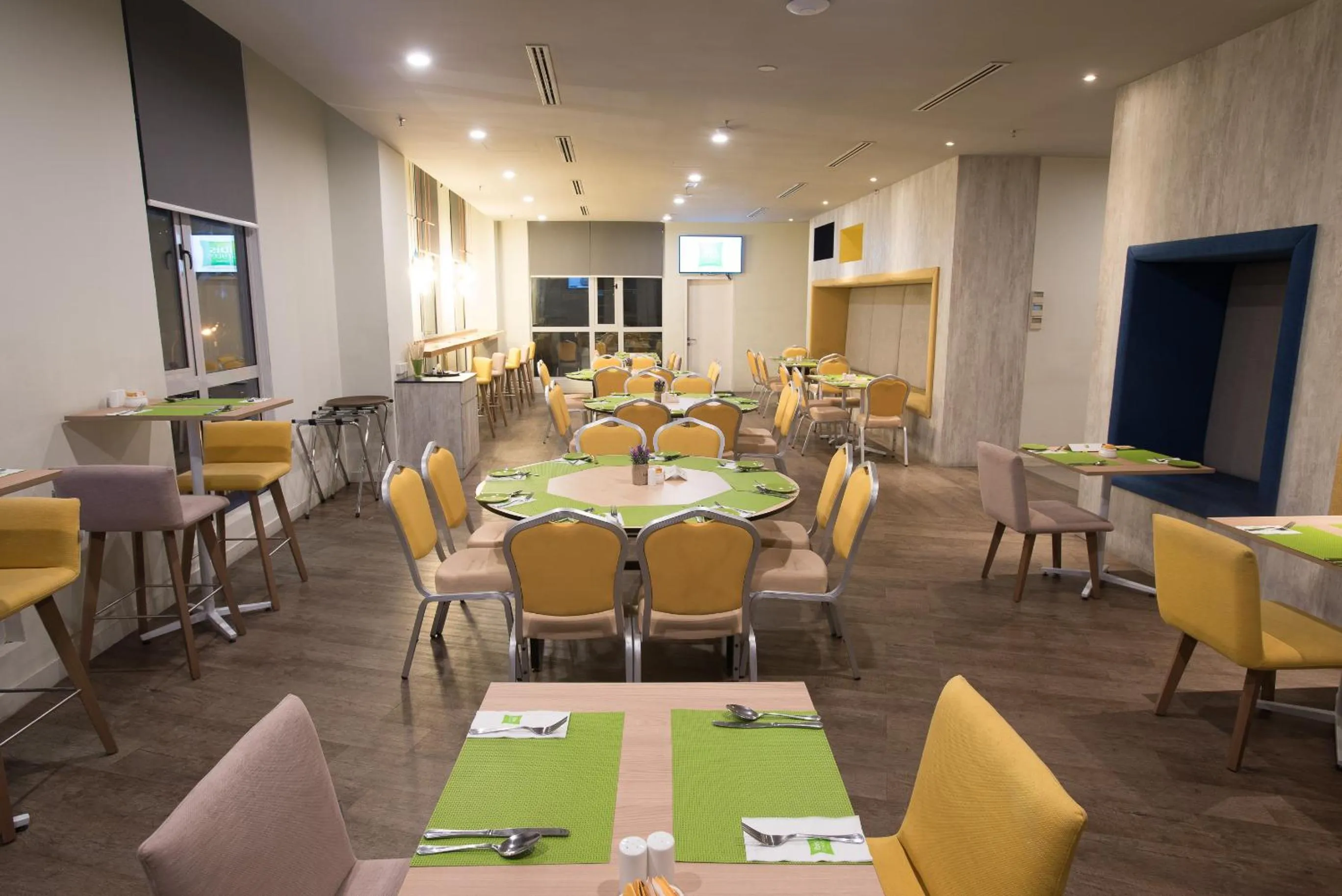 Restaurant/places to eat in ibis Styles Kuala Lumpur Sri Damansara