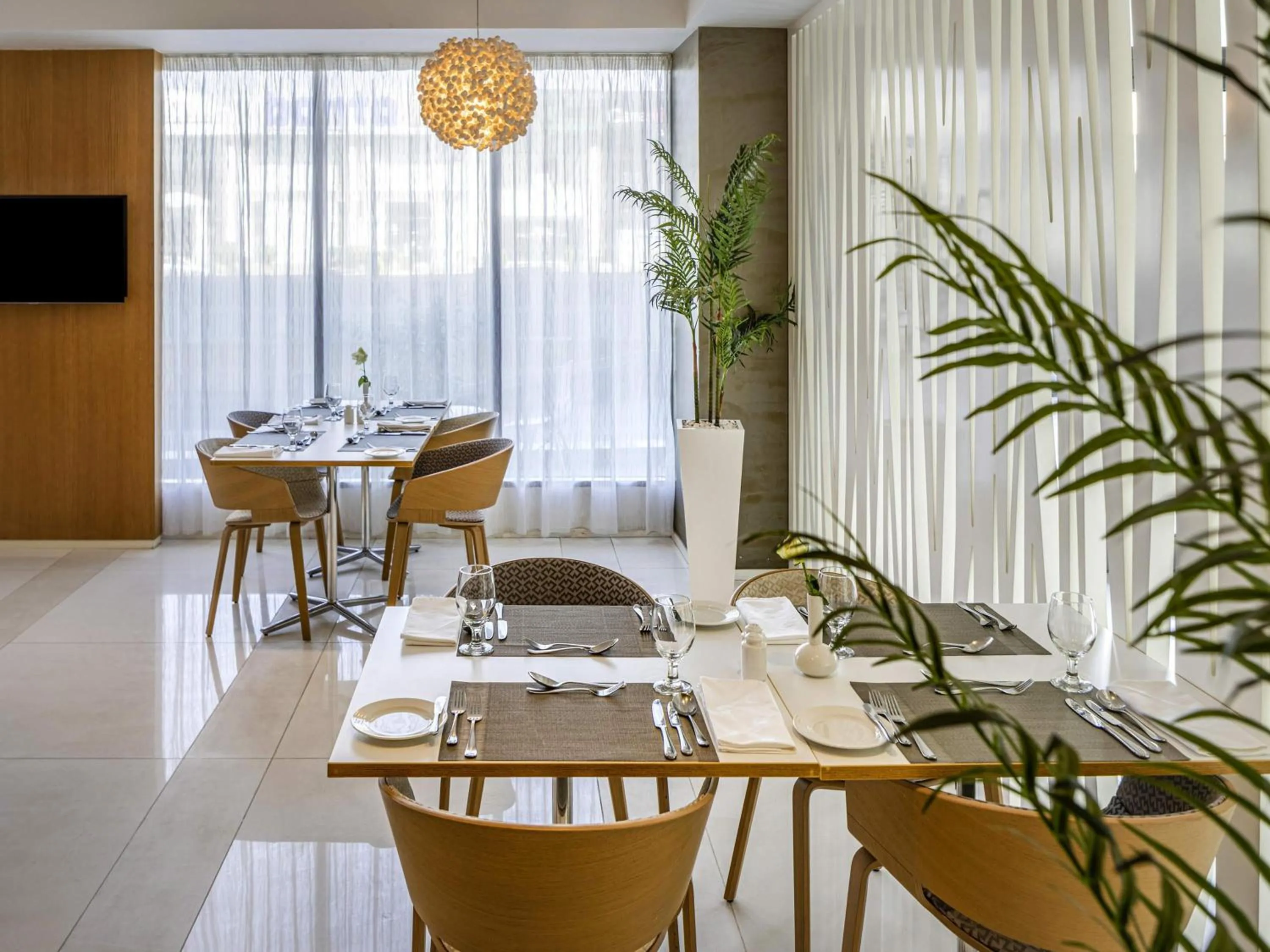 Restaurant/places to eat in Novotel Jeddah Tahlia