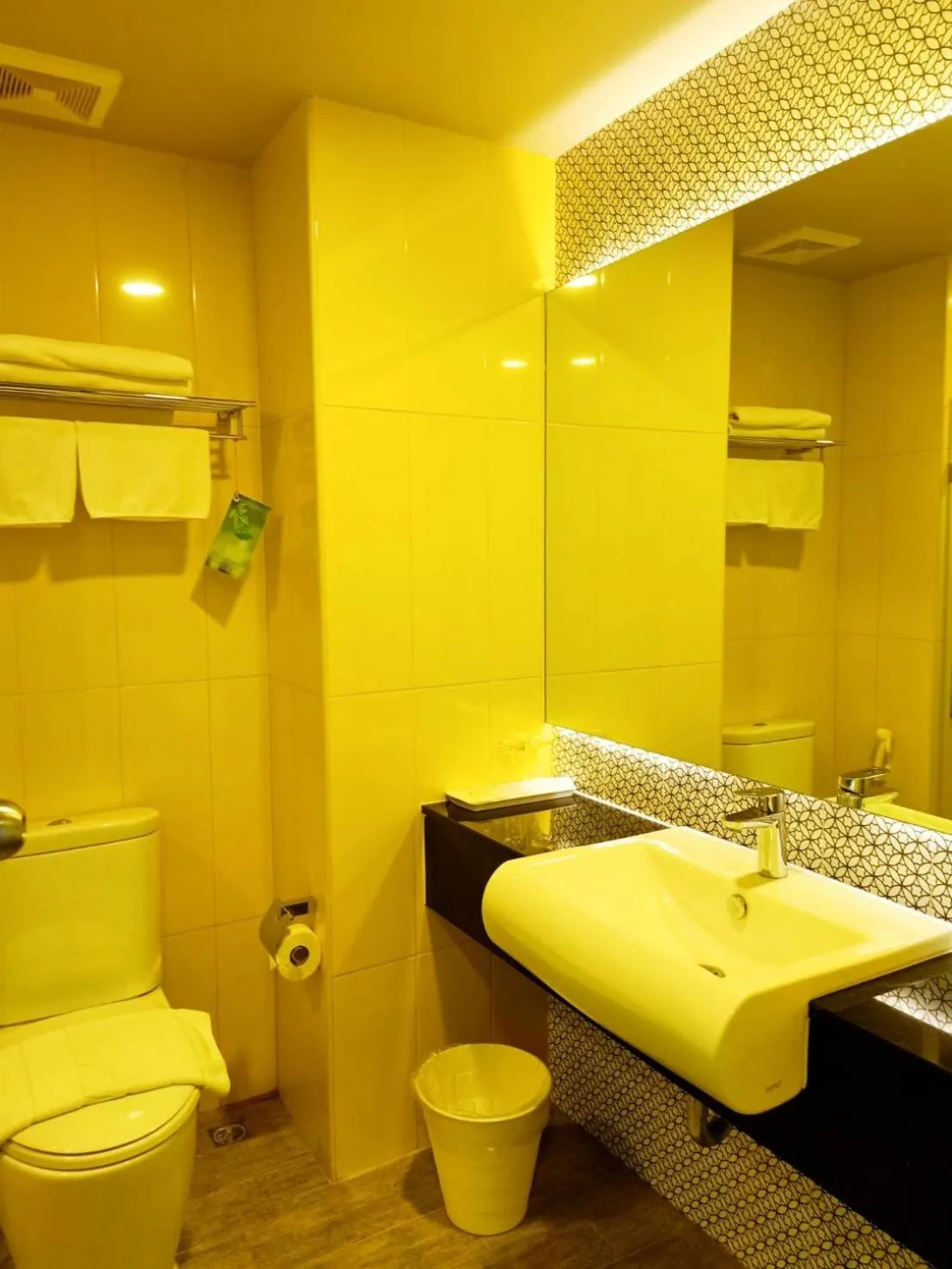 Bathroom in Chiangkhong Teak Garden Riverfront Onsen Hotel- SHA Extra Plus