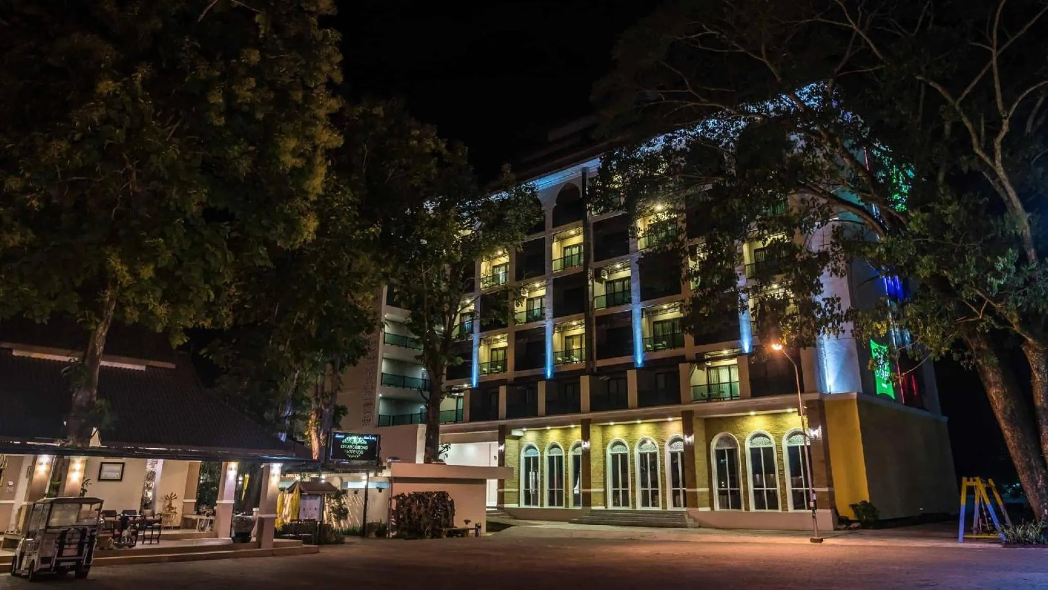 Night in Chiangkhong Teak Garden Riverfront Onsen Hotel- SHA Extra Plus