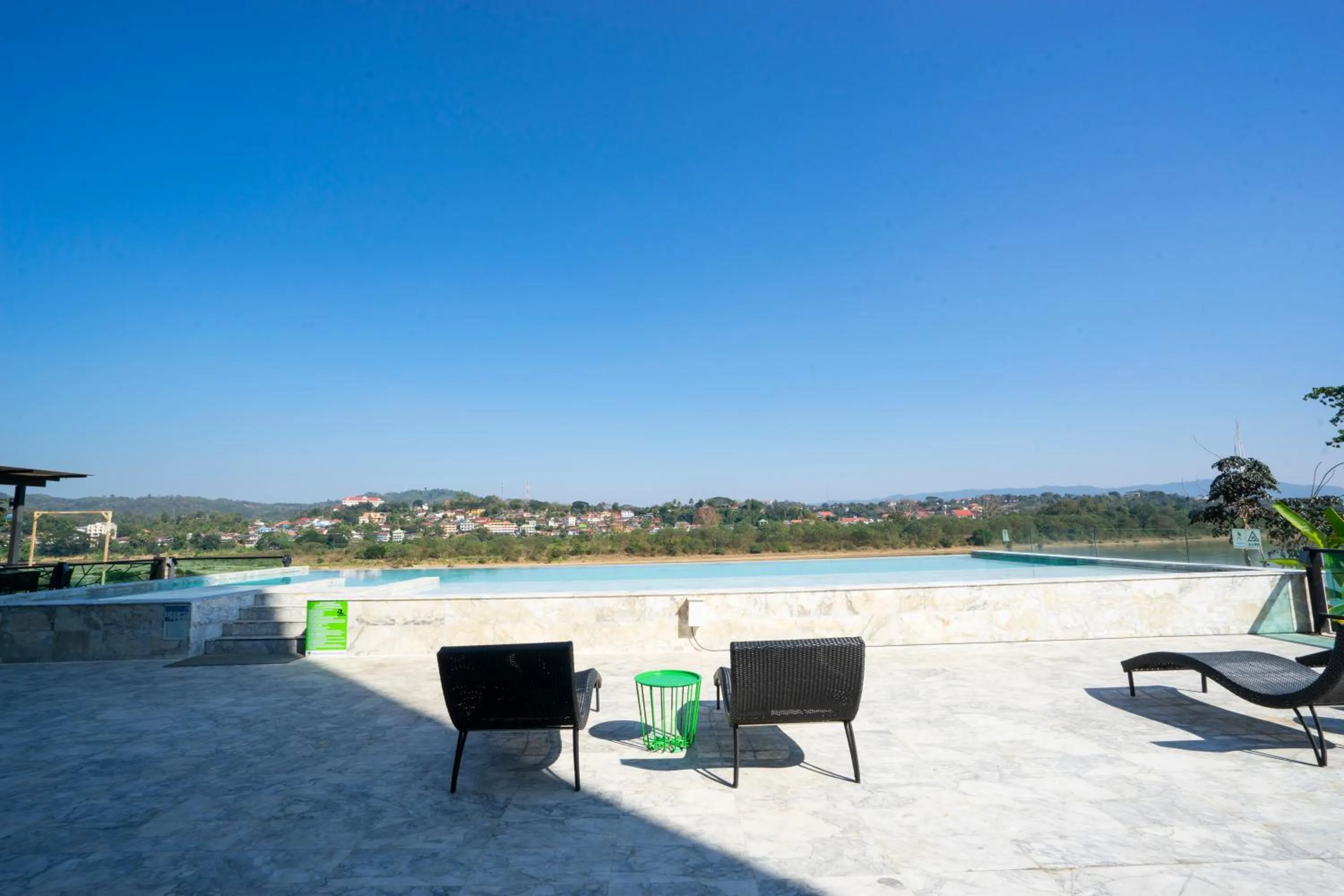 Restaurant/places to eat in Chiangkhong Teak Garden Riverfront Onsen Hotel- SHA Extra Plus