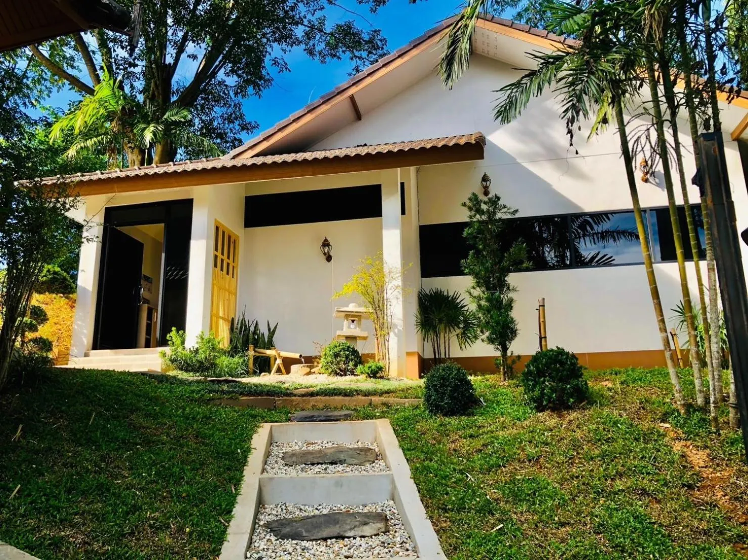 Chiangkhong Teak Garden Riverfront Onsen Hotel- SHA Extra Plus