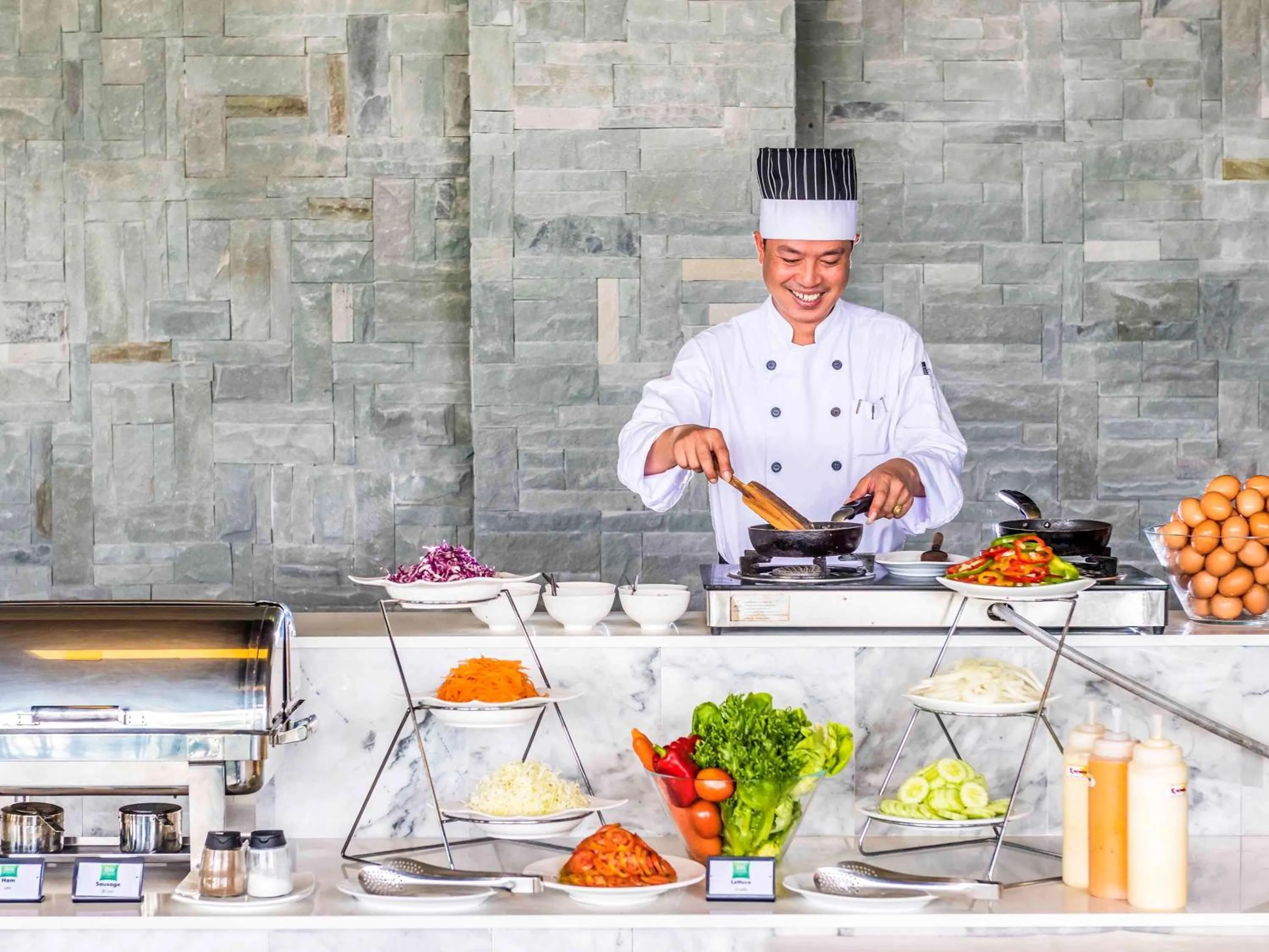 Restaurant/places to eat in Chiangkhong Teak Garden Riverfront Onsen Hotel- SHA Extra Plus