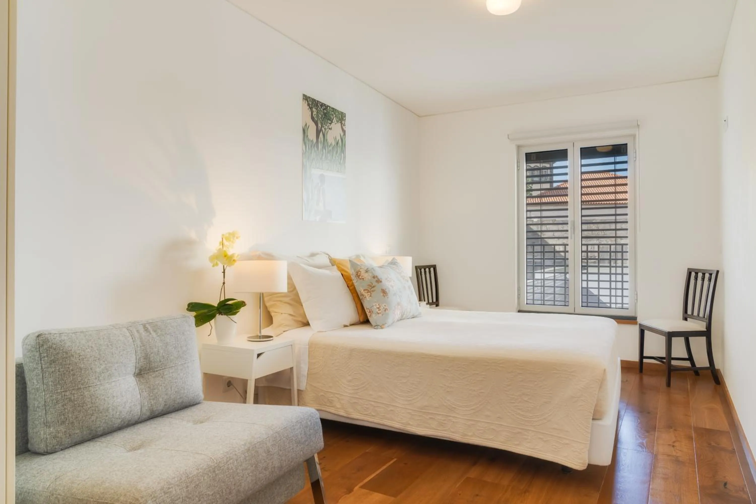 Bedroom, Bed in Casa da Praça Apartments - by Casas na Ilha