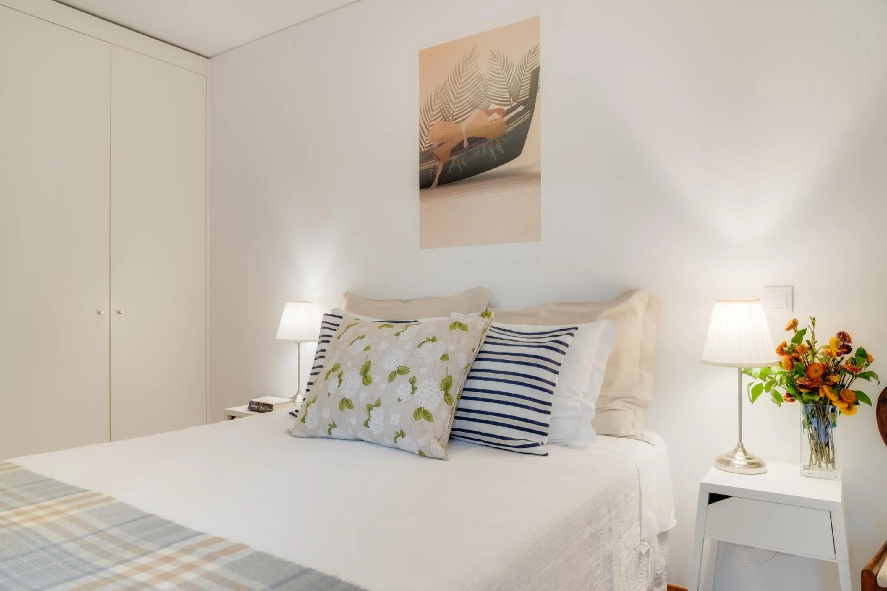 Photo of the whole room, Bed in Casa da Praça Apartments - by Casas na Ilha