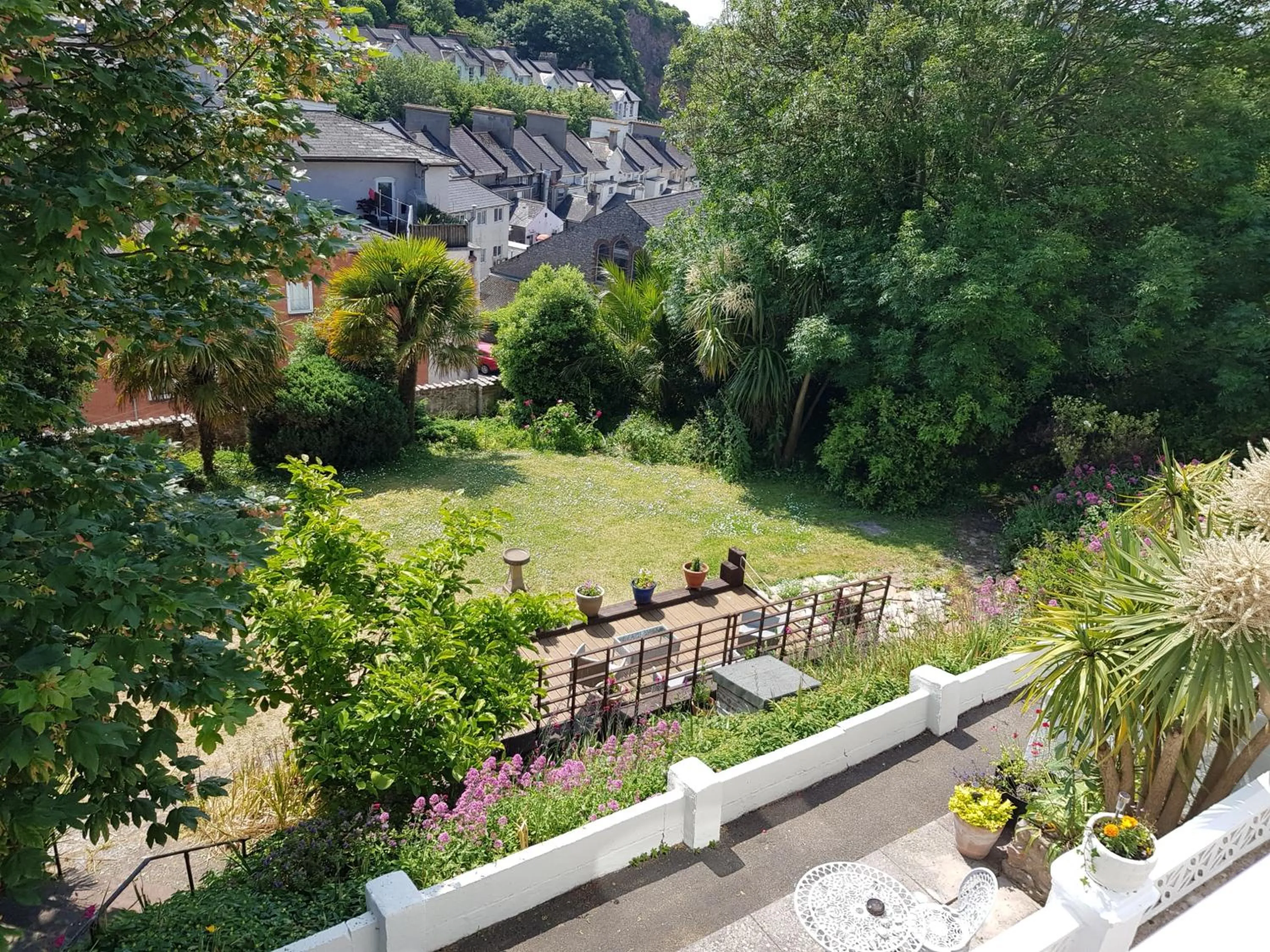 Spring in Barclay Court Guest House