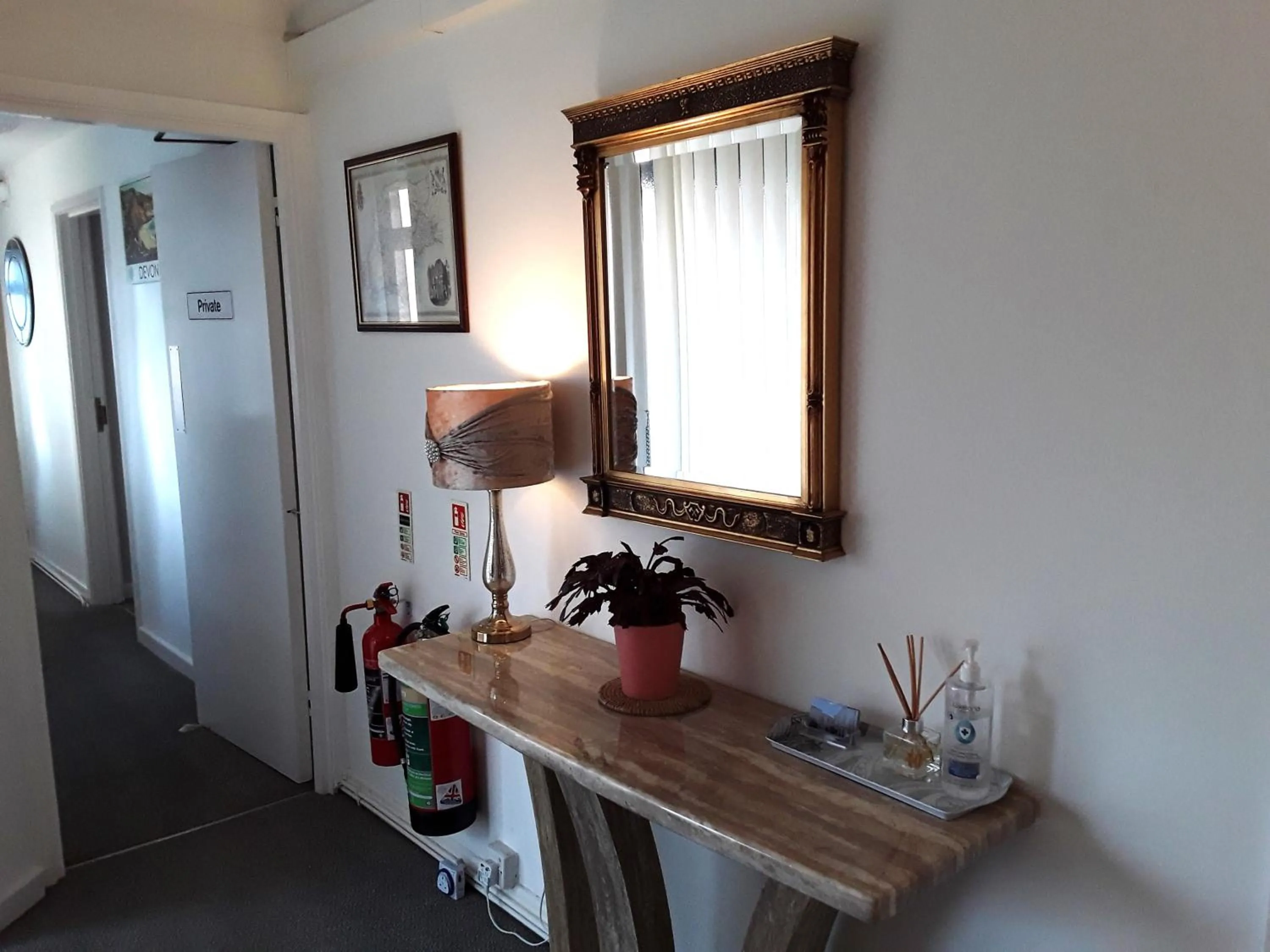 Facade/entrance, Kitchen/Kitchenette in Barclay Court Guest House