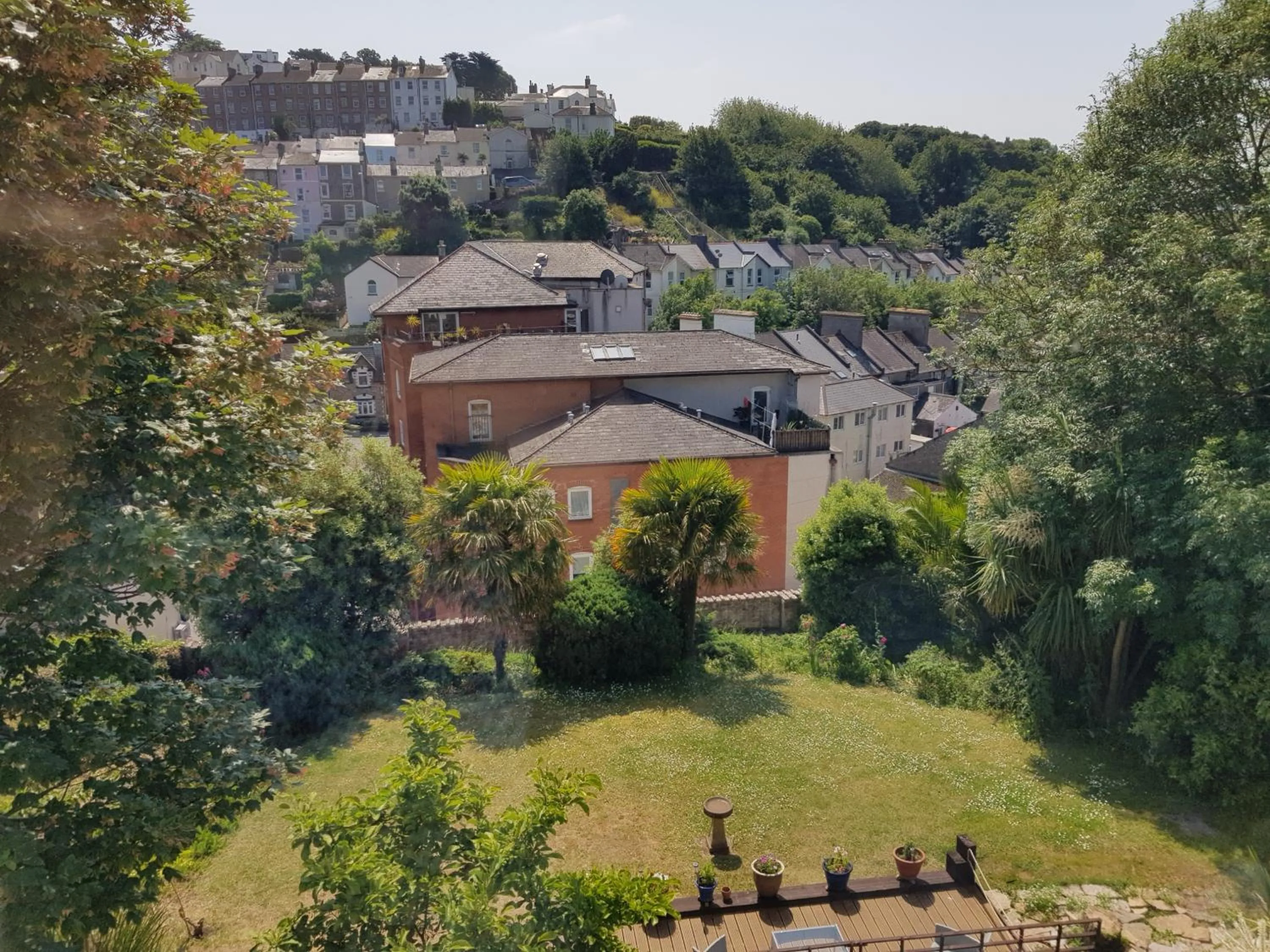 Spring, Property Building in Barclay Court Guest House