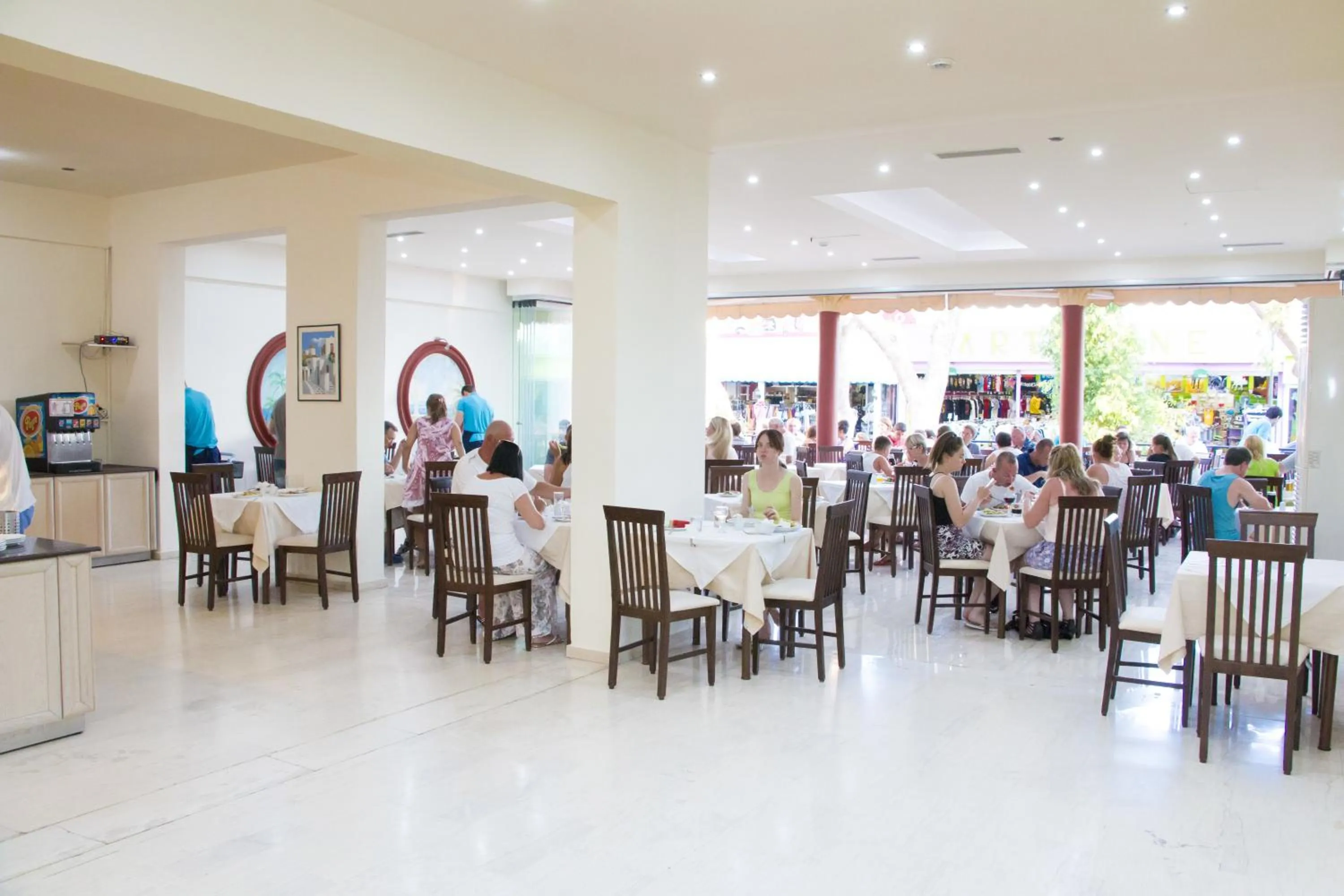 Restaurant/places to eat in Marathon Hotel - All Inclusive