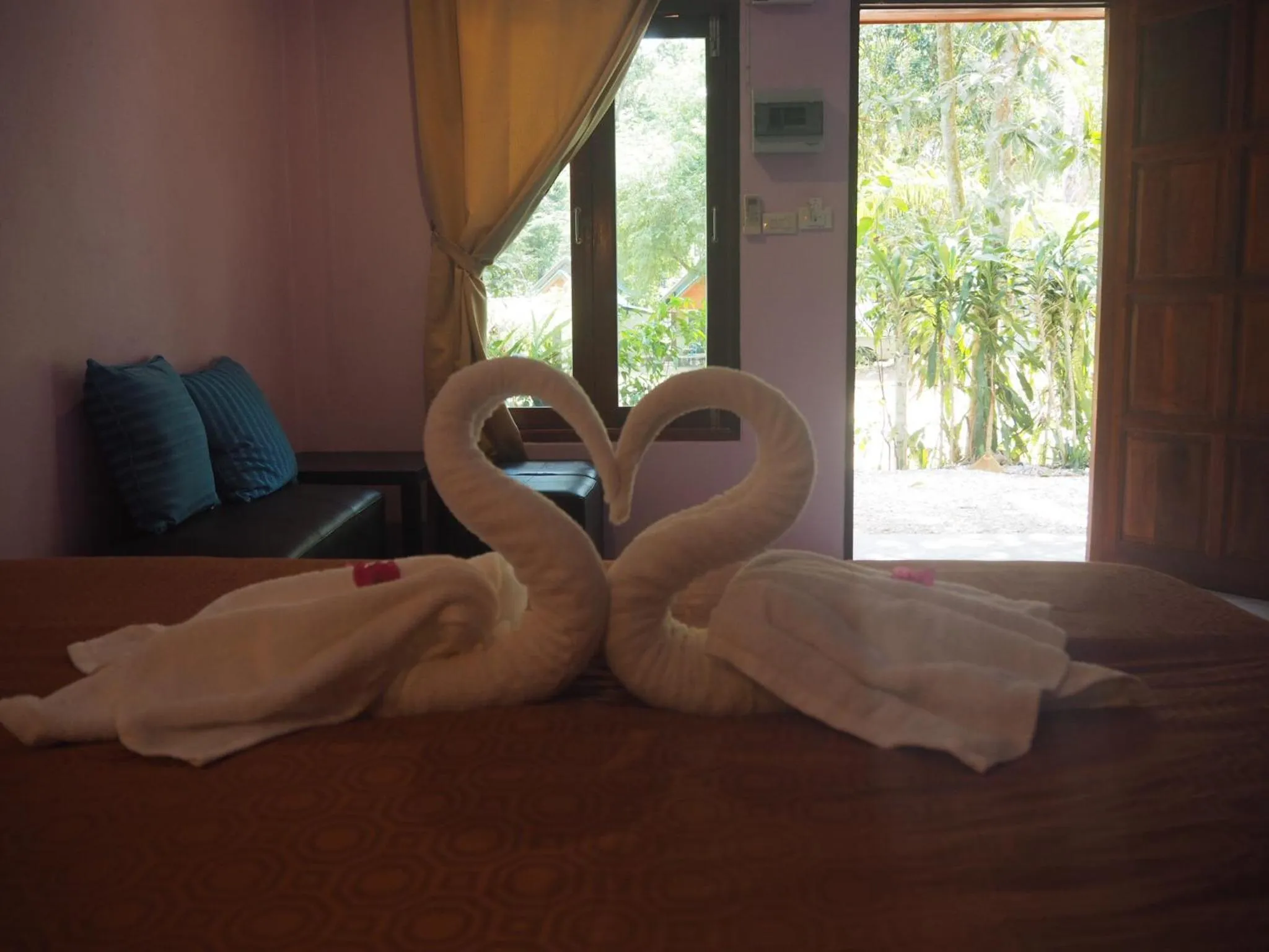 Pakmeng Beach Resort