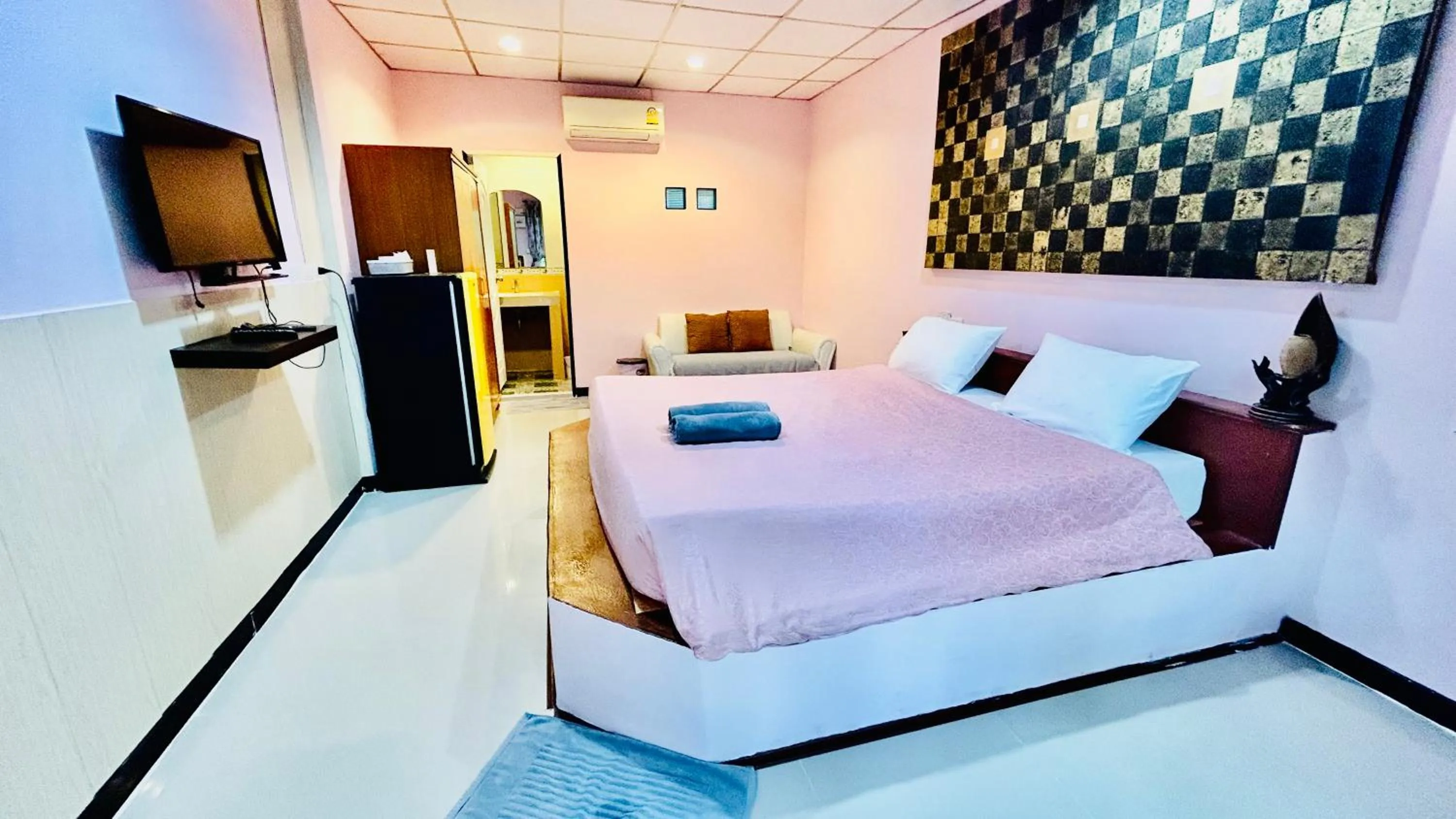 Bed in Pakmeng Beach Resort