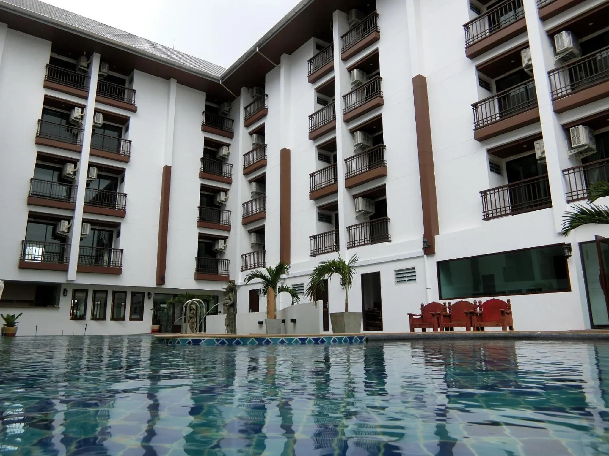 Swimming pool in Baan Sang Singh