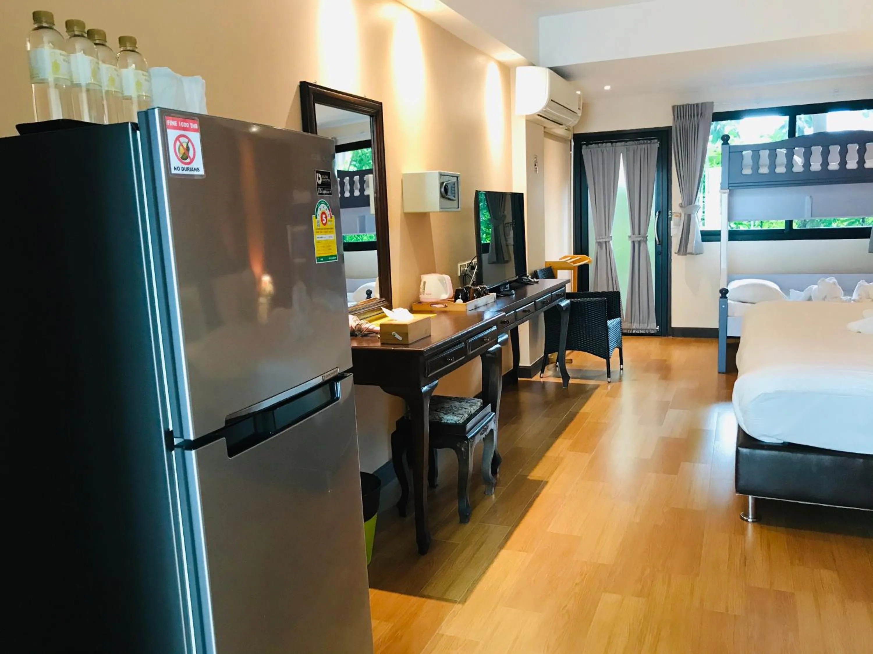 Pool view, Bed in Baan Sang Singh