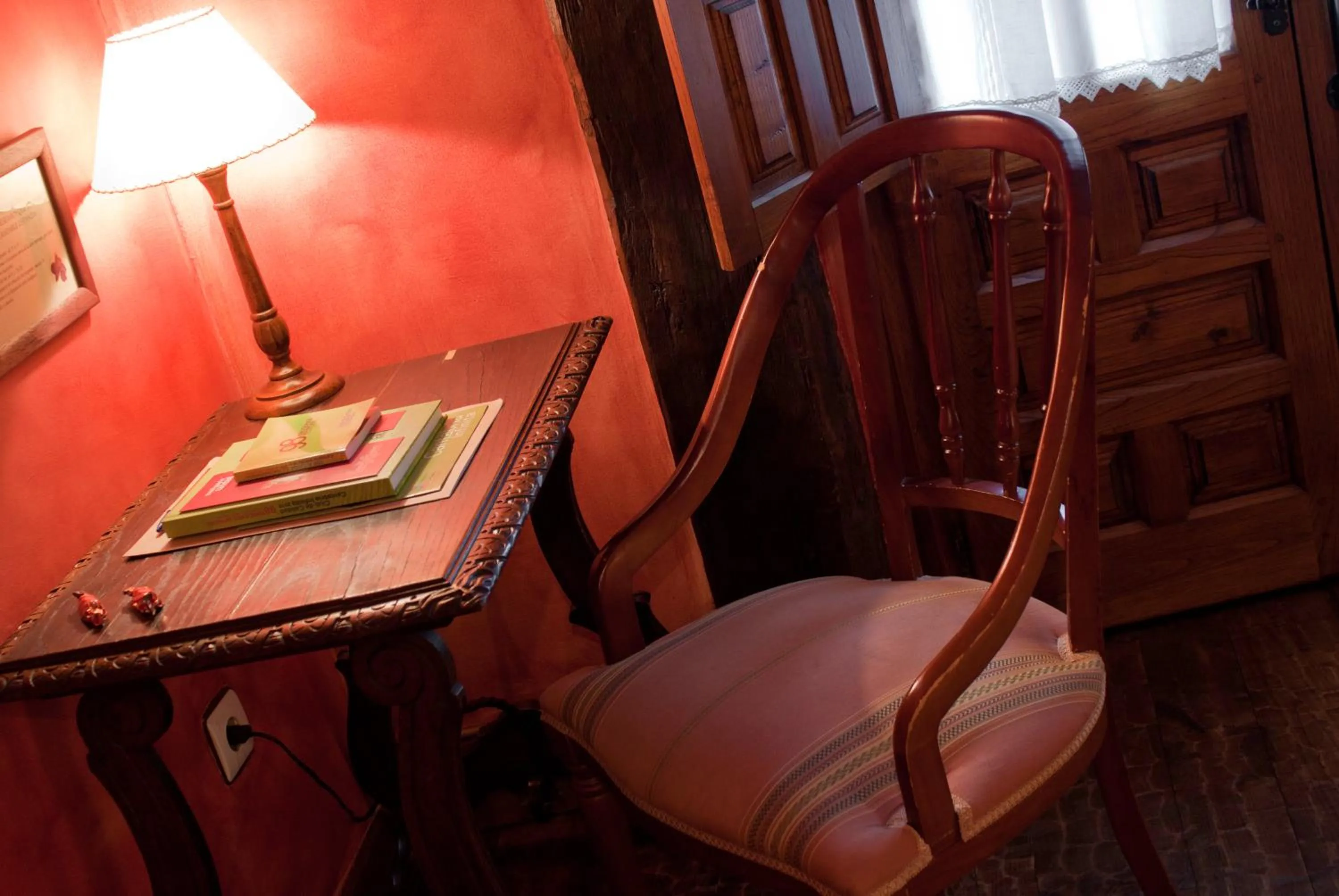 Seating area in La Casa del Organista