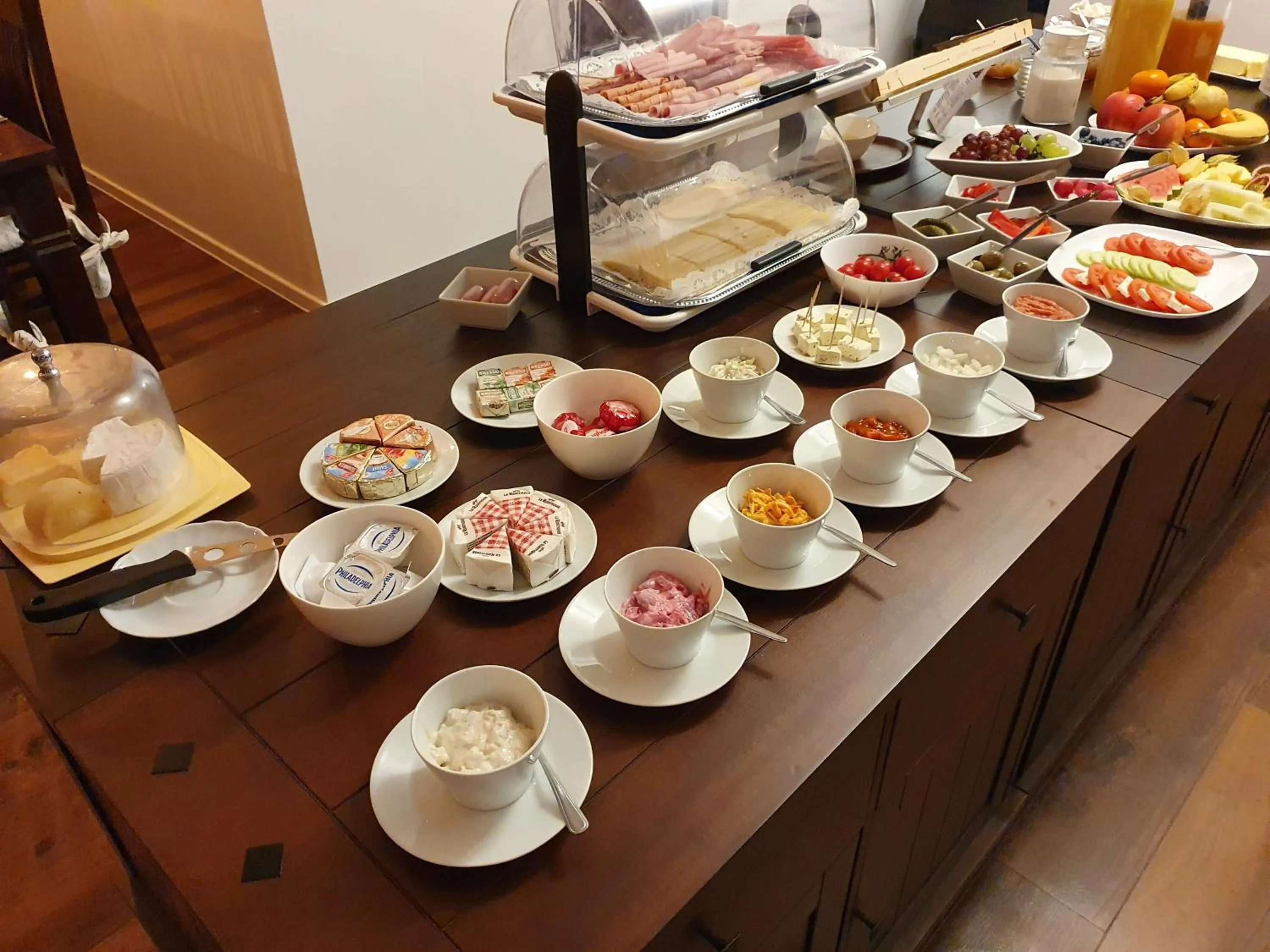 Buffet breakfast in Hotel Garni Kröger