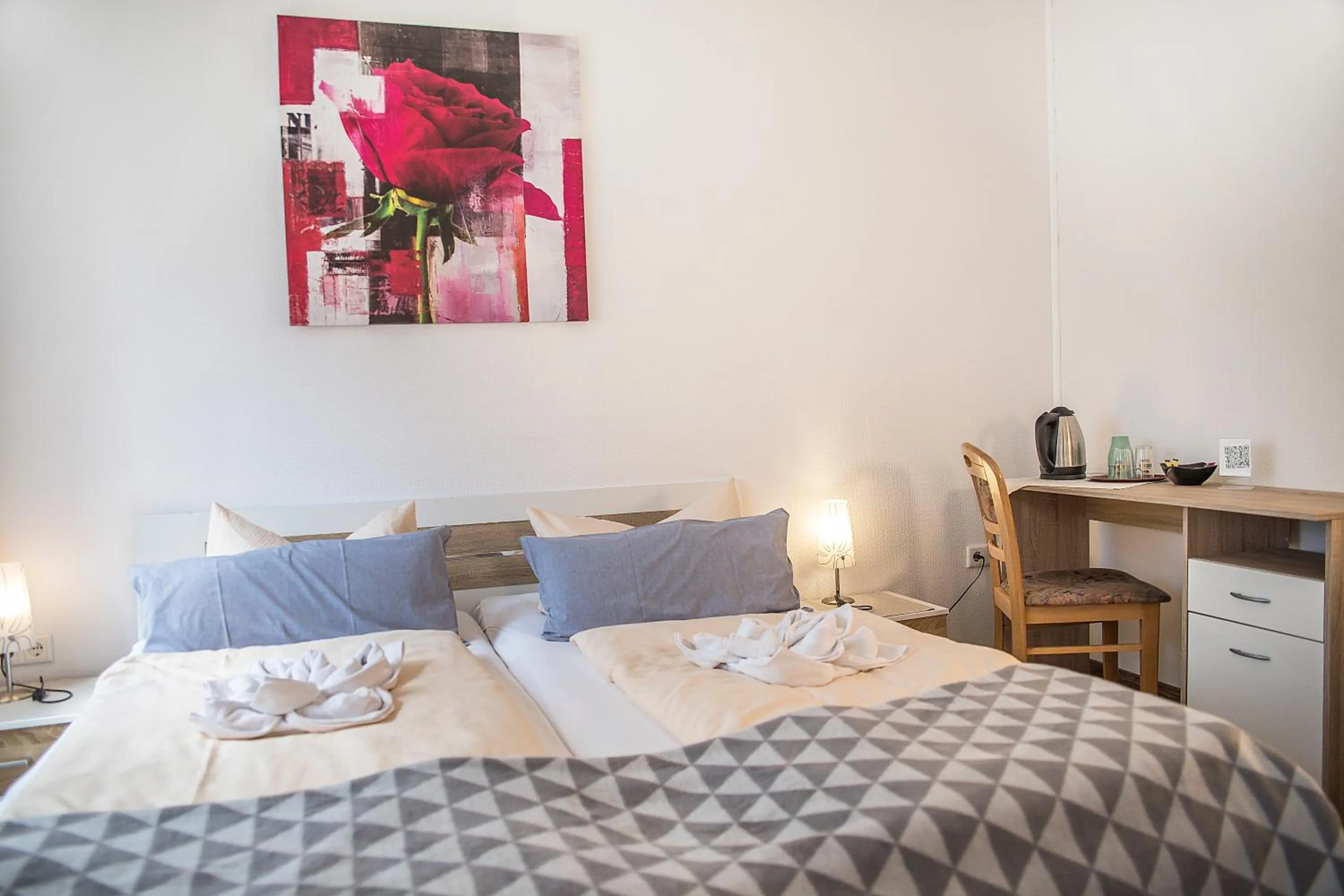 Photo of the whole room, Bed in Hotel Garni Kröger