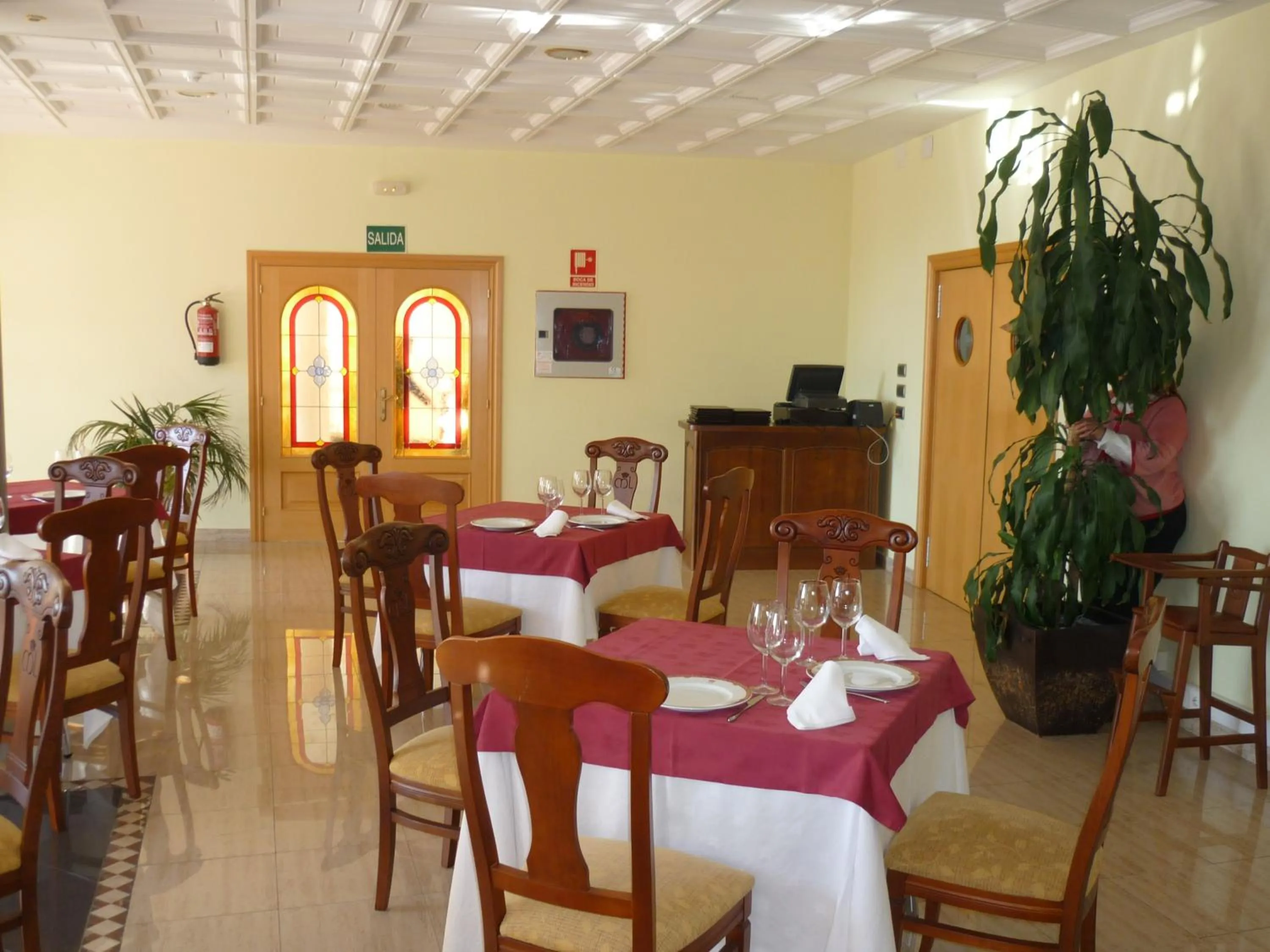Restaurant/places to eat in Manrique de Lara