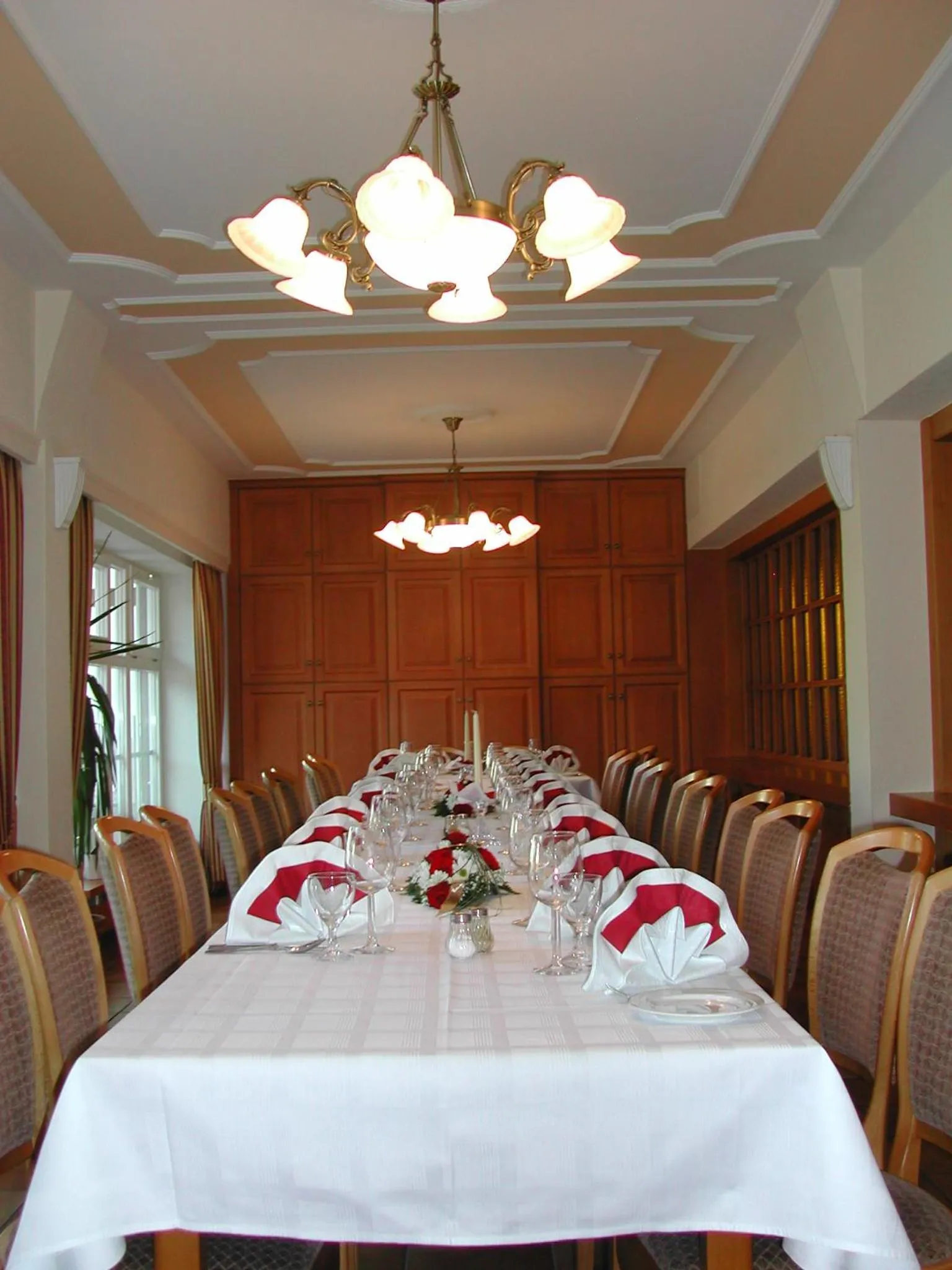 Restaurant/places to eat in Gasthaus-Pension Zum Kreuz