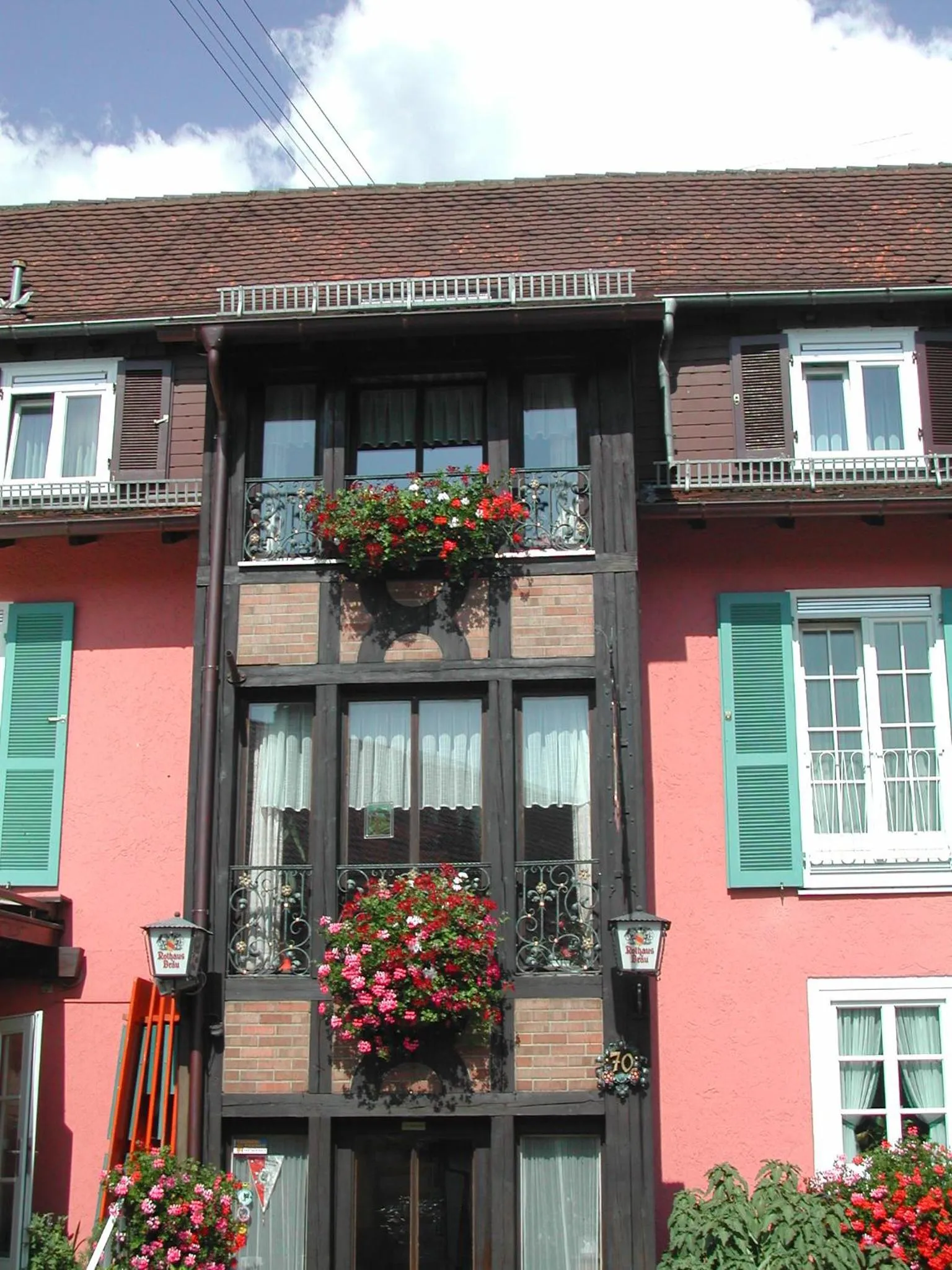 Property building in Gasthaus-Pension Zum Kreuz