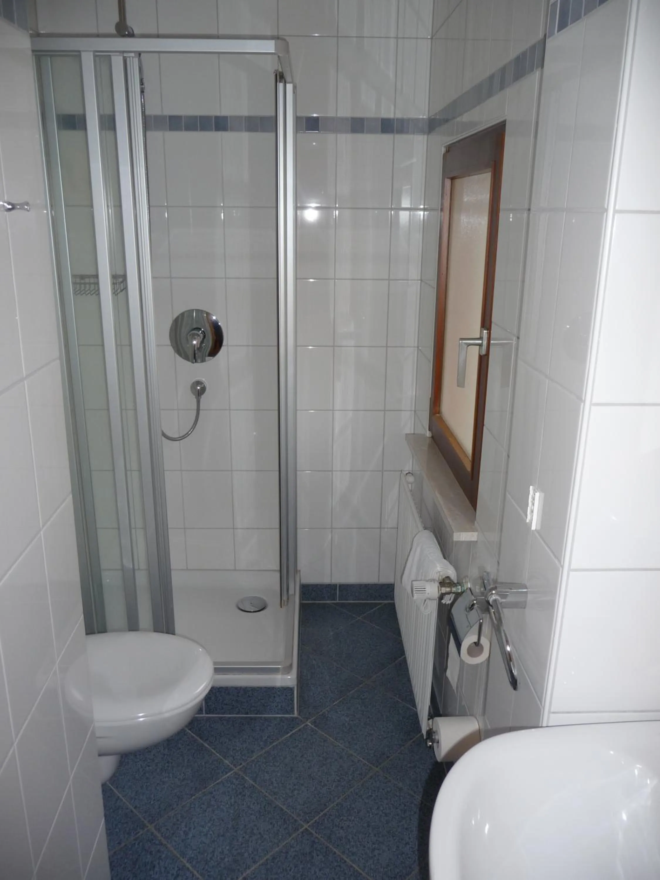 Bathroom in Gasthaus-Pension Zum Kreuz