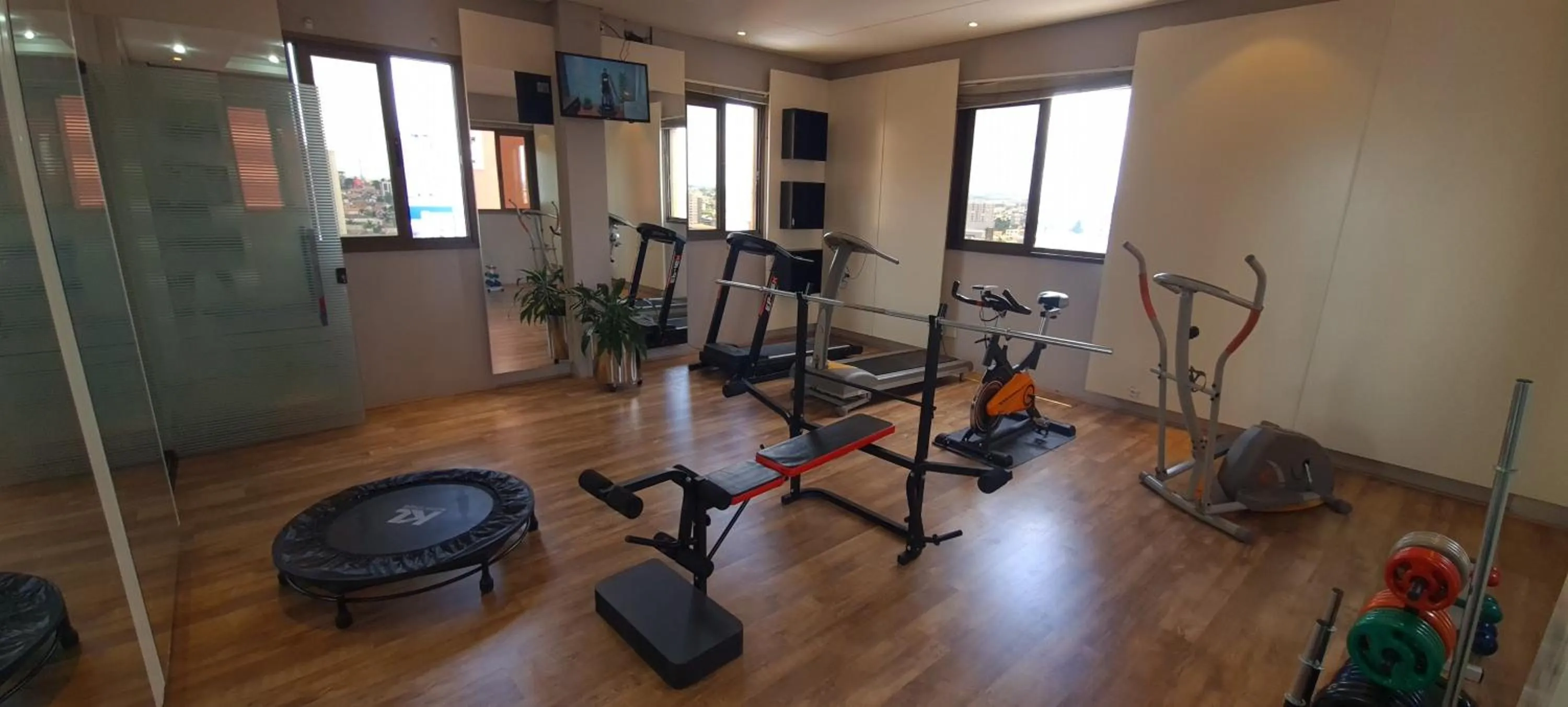 Fitness centre/facilities in Astron Ponta Grossa Plaza by Nobile