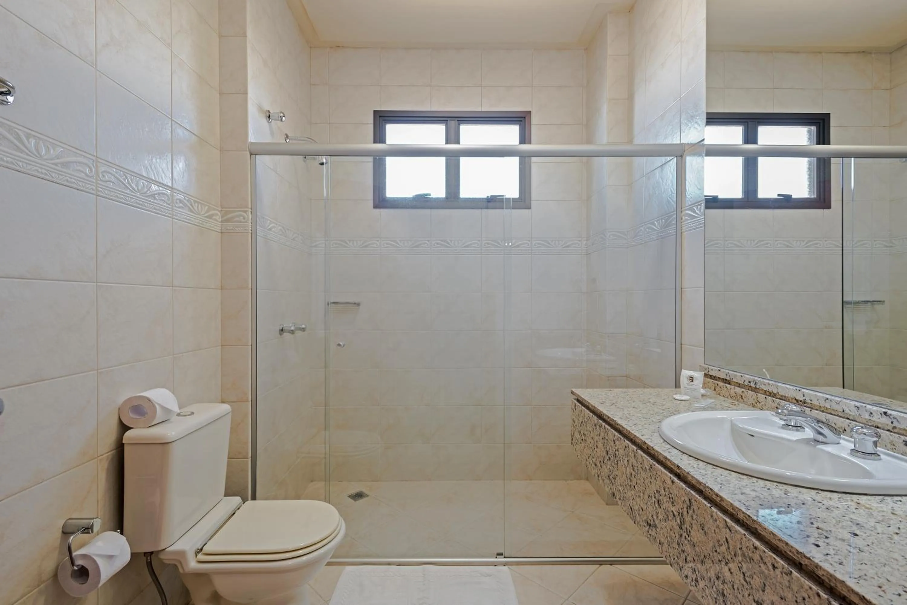 Bathroom in Astron Ponta Grossa Plaza by Nobile