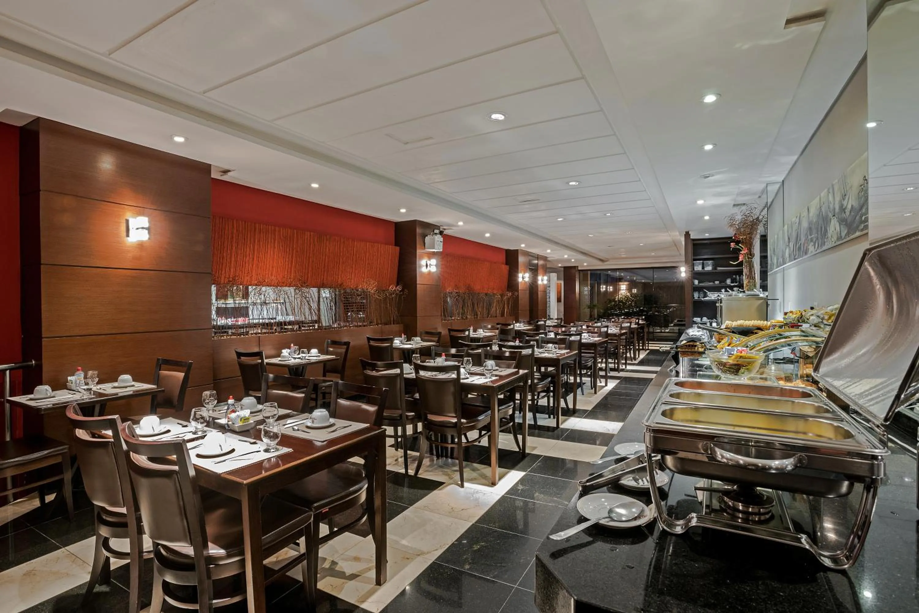 Buffet breakfast in Astron Ponta Grossa Plaza by Nobile