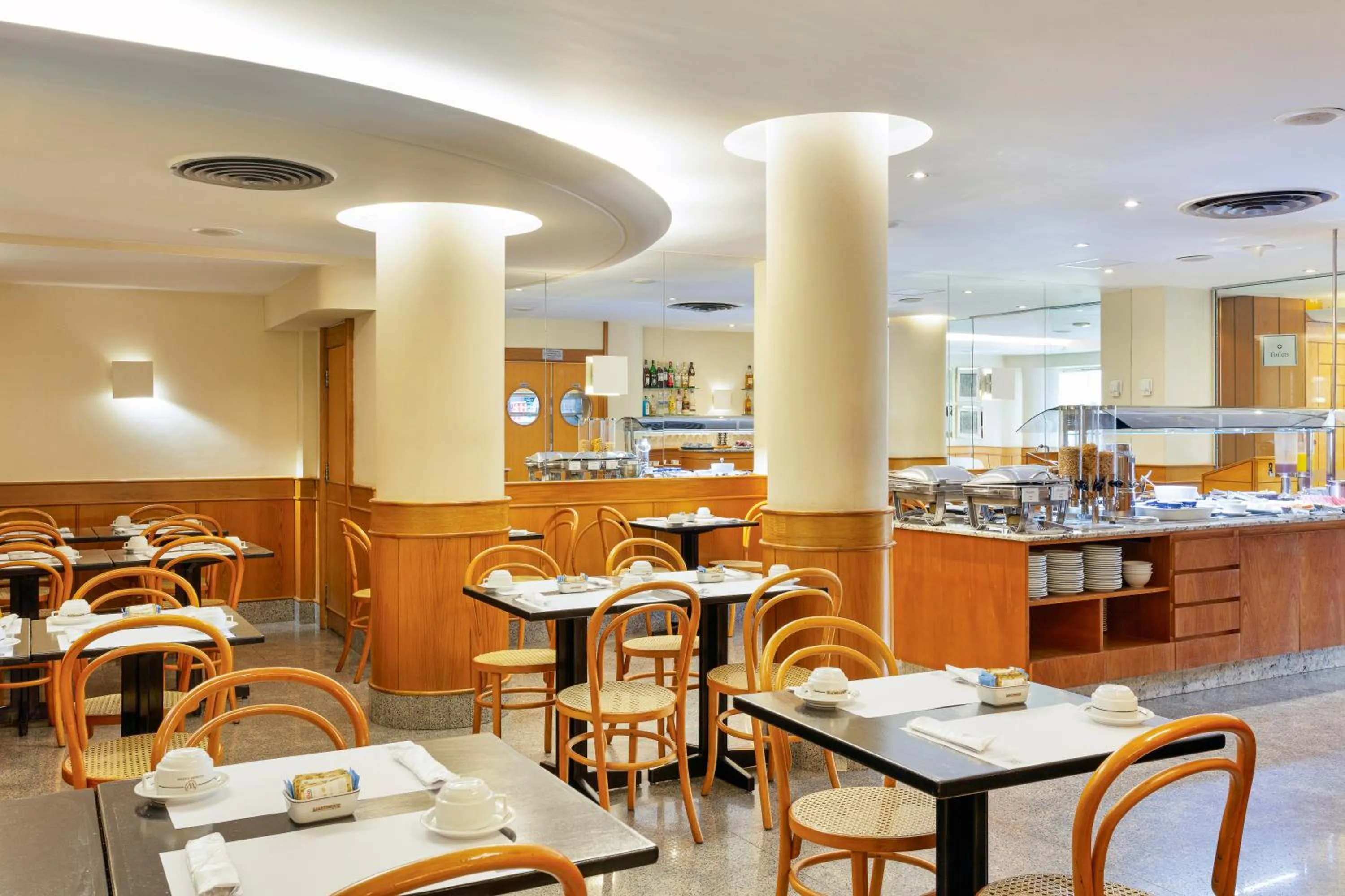 Restaurant/places to eat in Windsor Martinique Copacabana