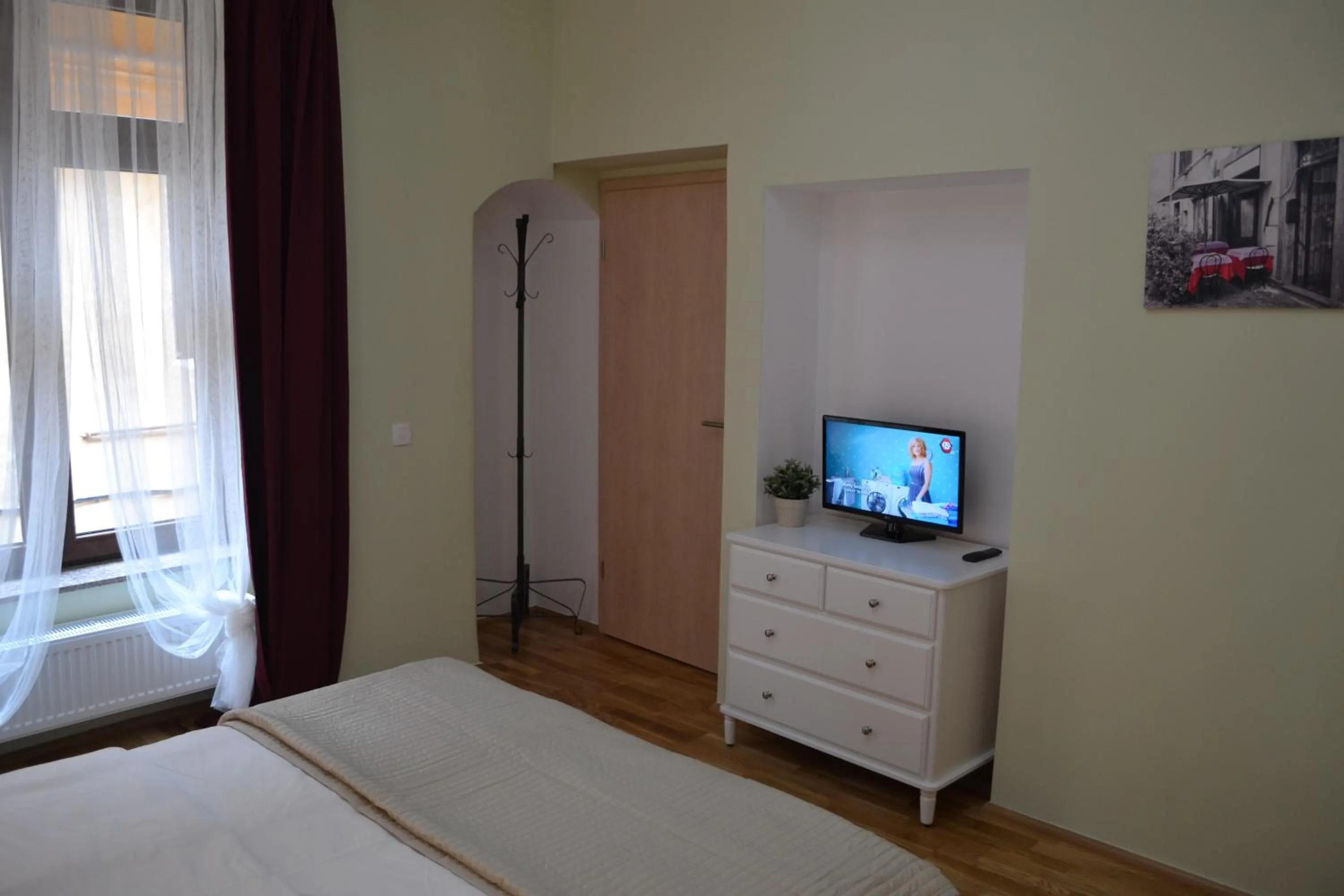 Photo of the whole room, Bed in Casa Krone - Piața Sfatului