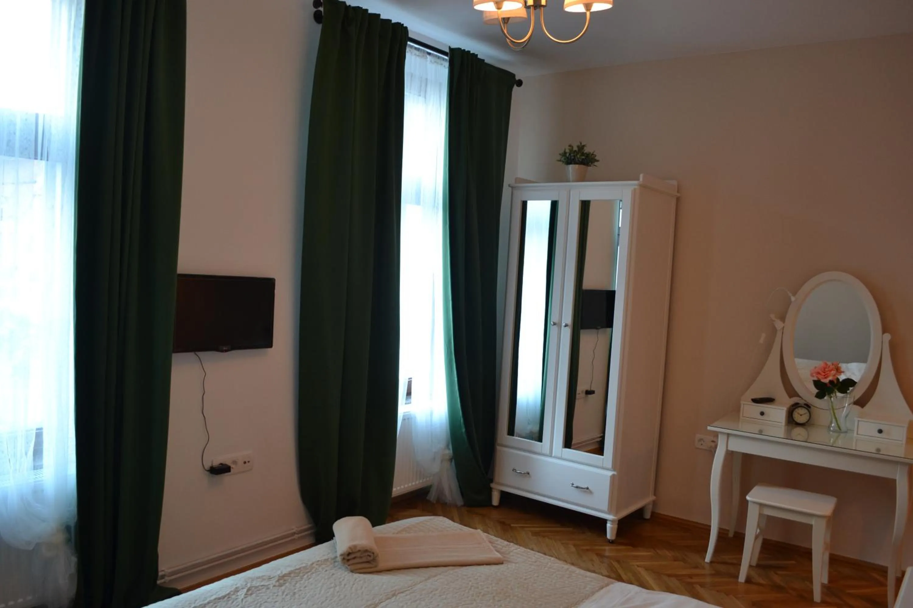 Photo of the whole room, Bed in Casa Krone - Piața Sfatului