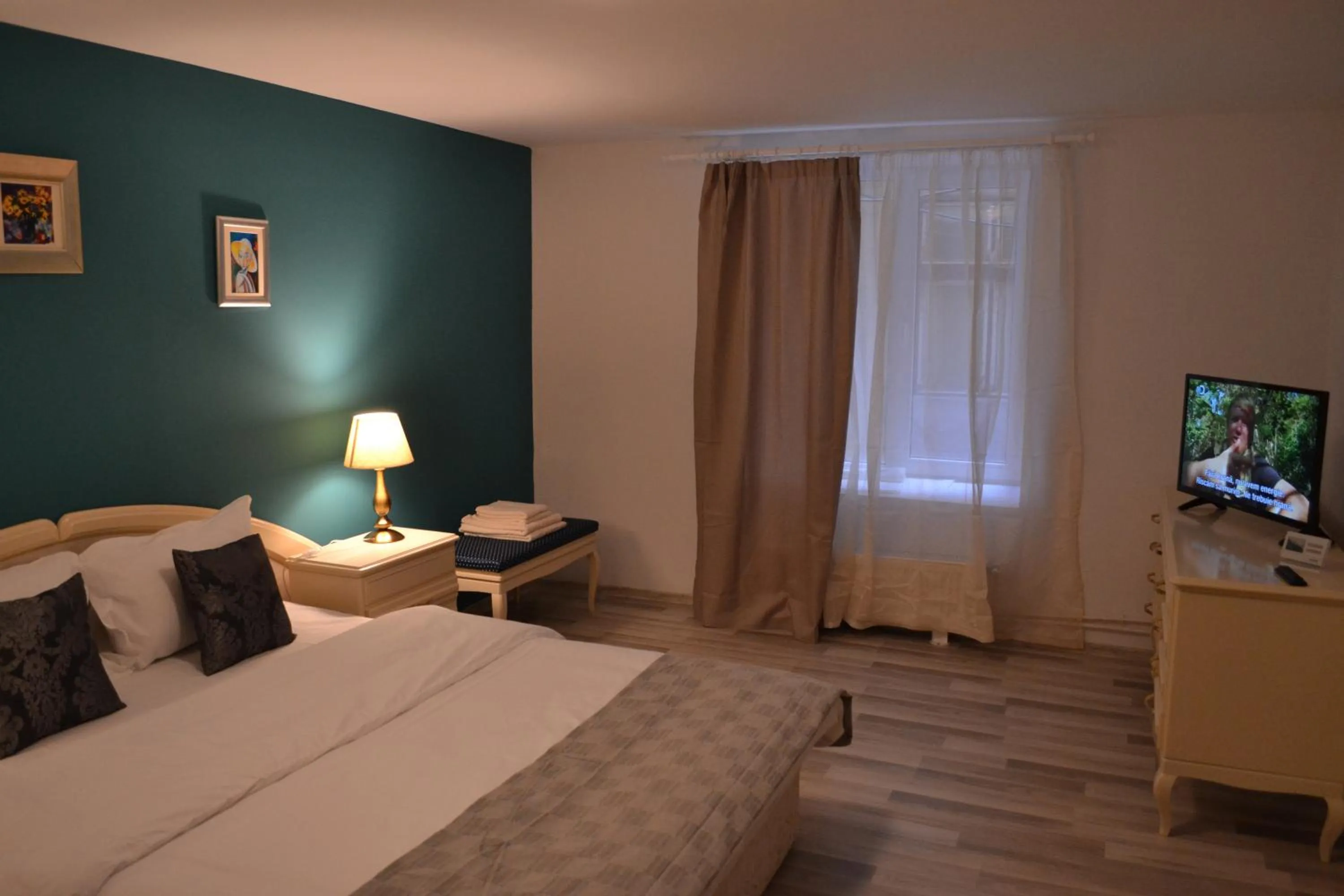 Photo of the whole room, Bed in Casa Krone - Piața Sfatului