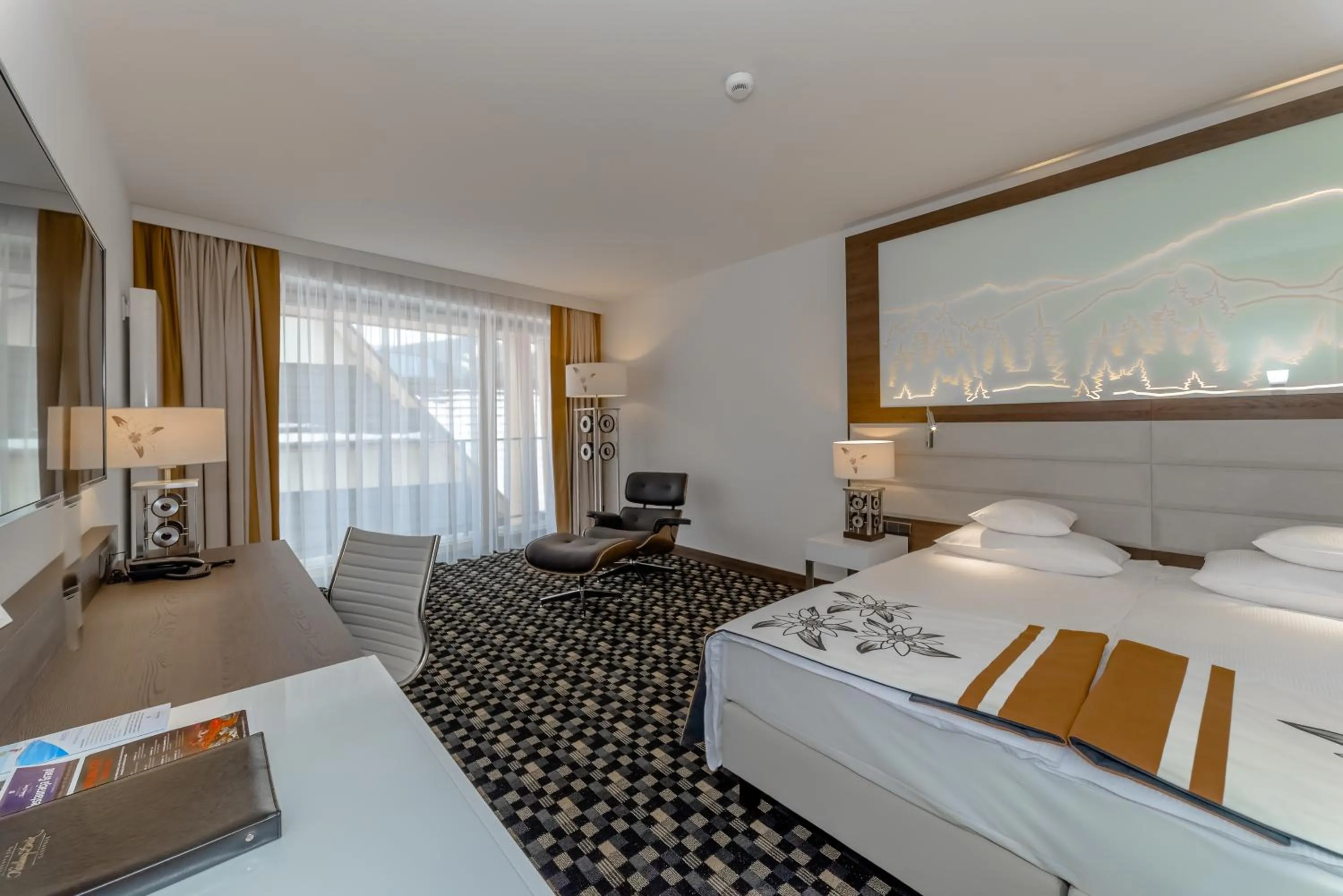 Bed in Rezydencja II Nosalowy Dwór