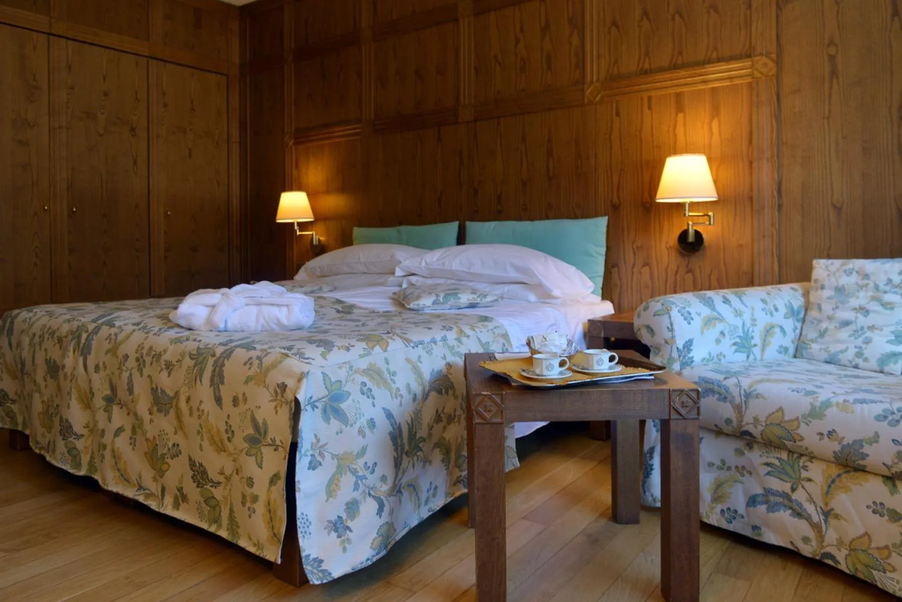 Bedroom, Bed in Savoia Palace Hotel