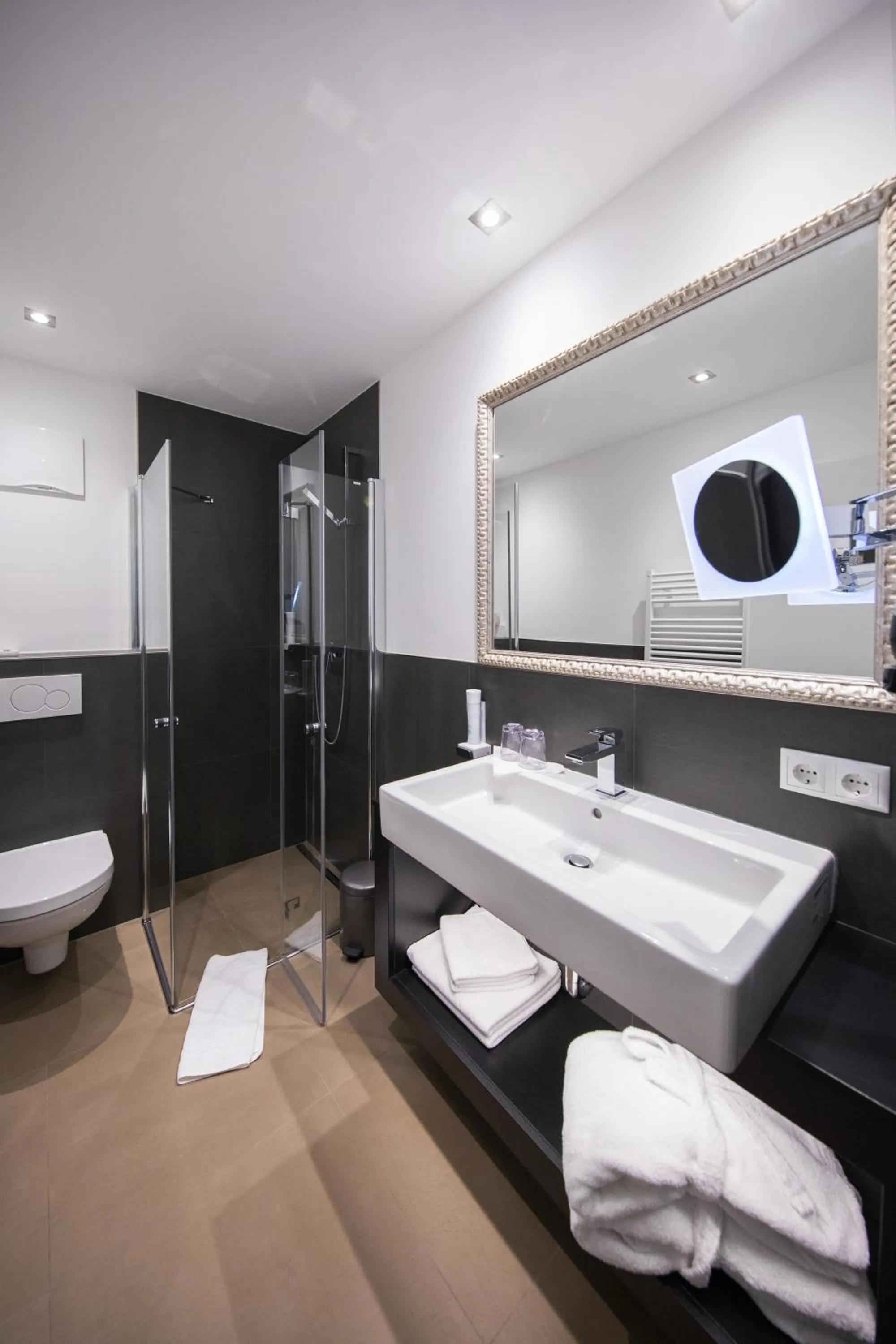 Bathroom in TWO TIMEZ - Boutique Hotel