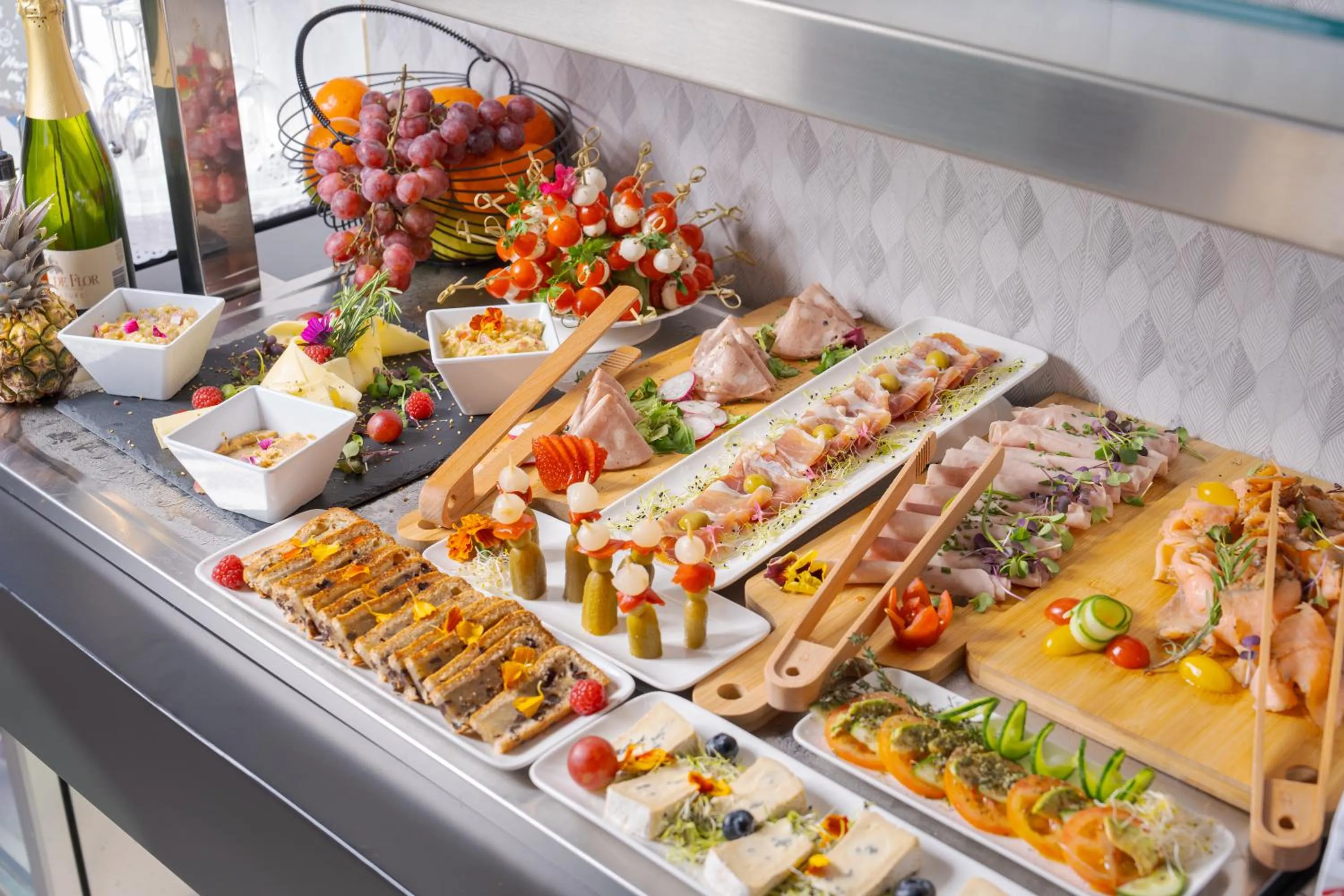 Breakfast in Fahana Men Only