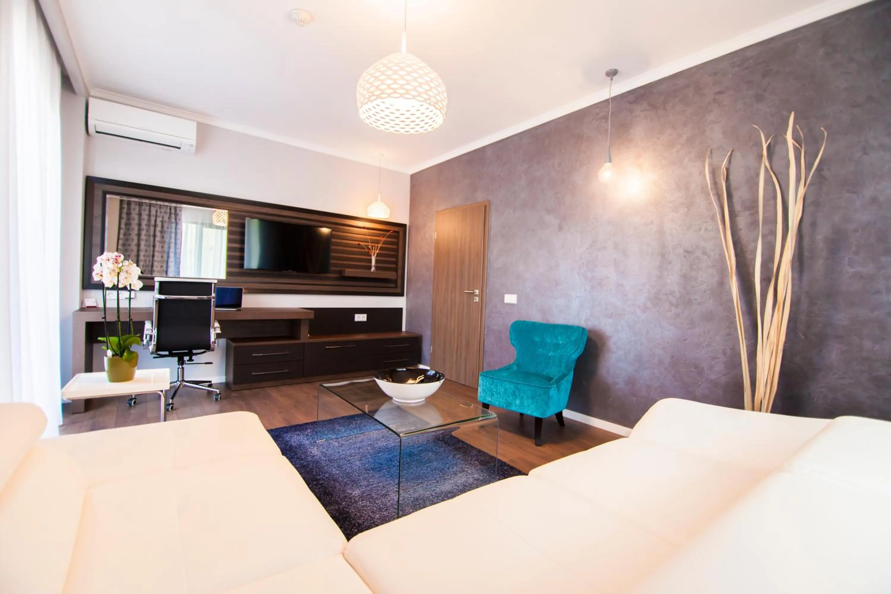 Property building, Bed in Cluj Business Class