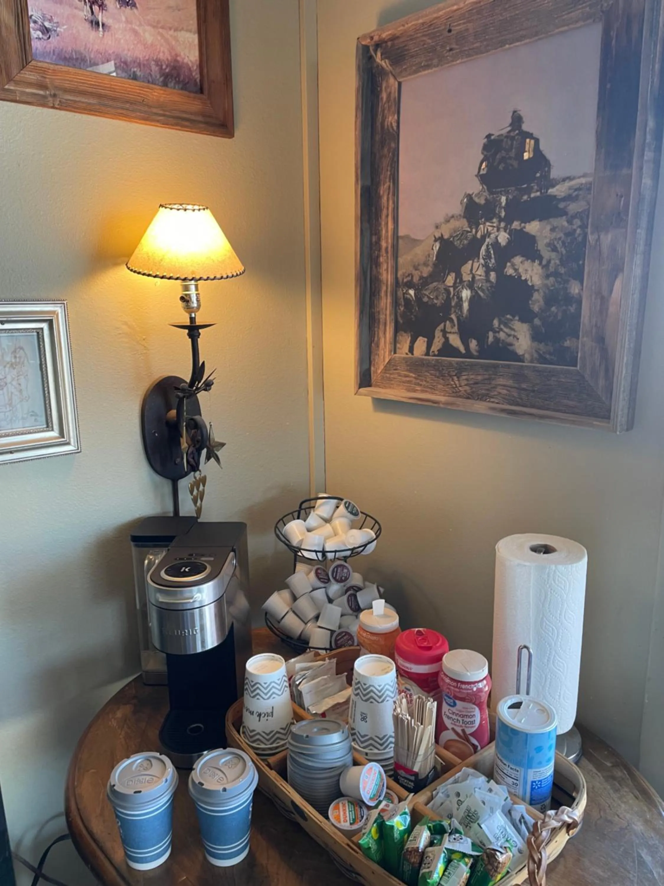 Coffee/tea facilities in Rawlins Western Lodge