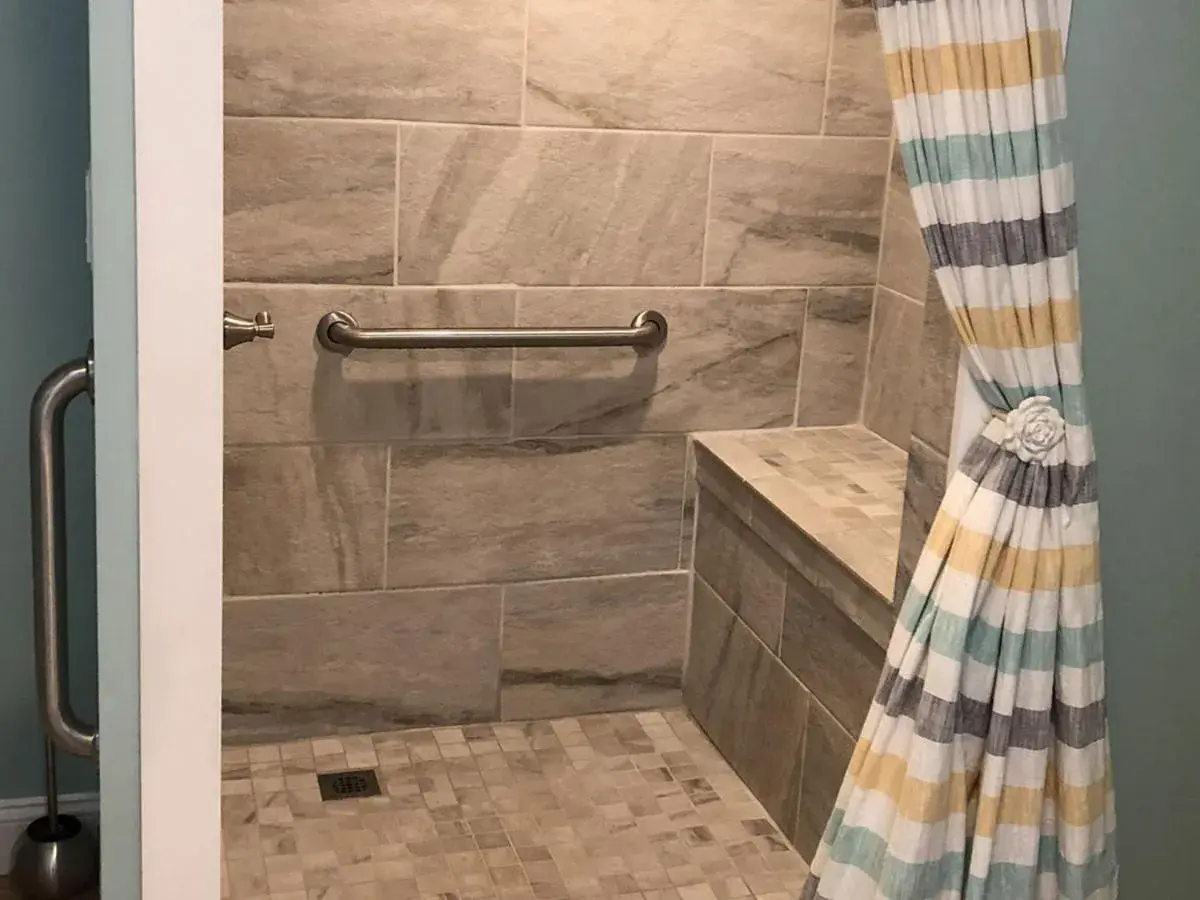 Deluxe King Room in Stamford Gables Bed and Breakfast Deluxe King Room in Stamford Gables Bed and Breakfast