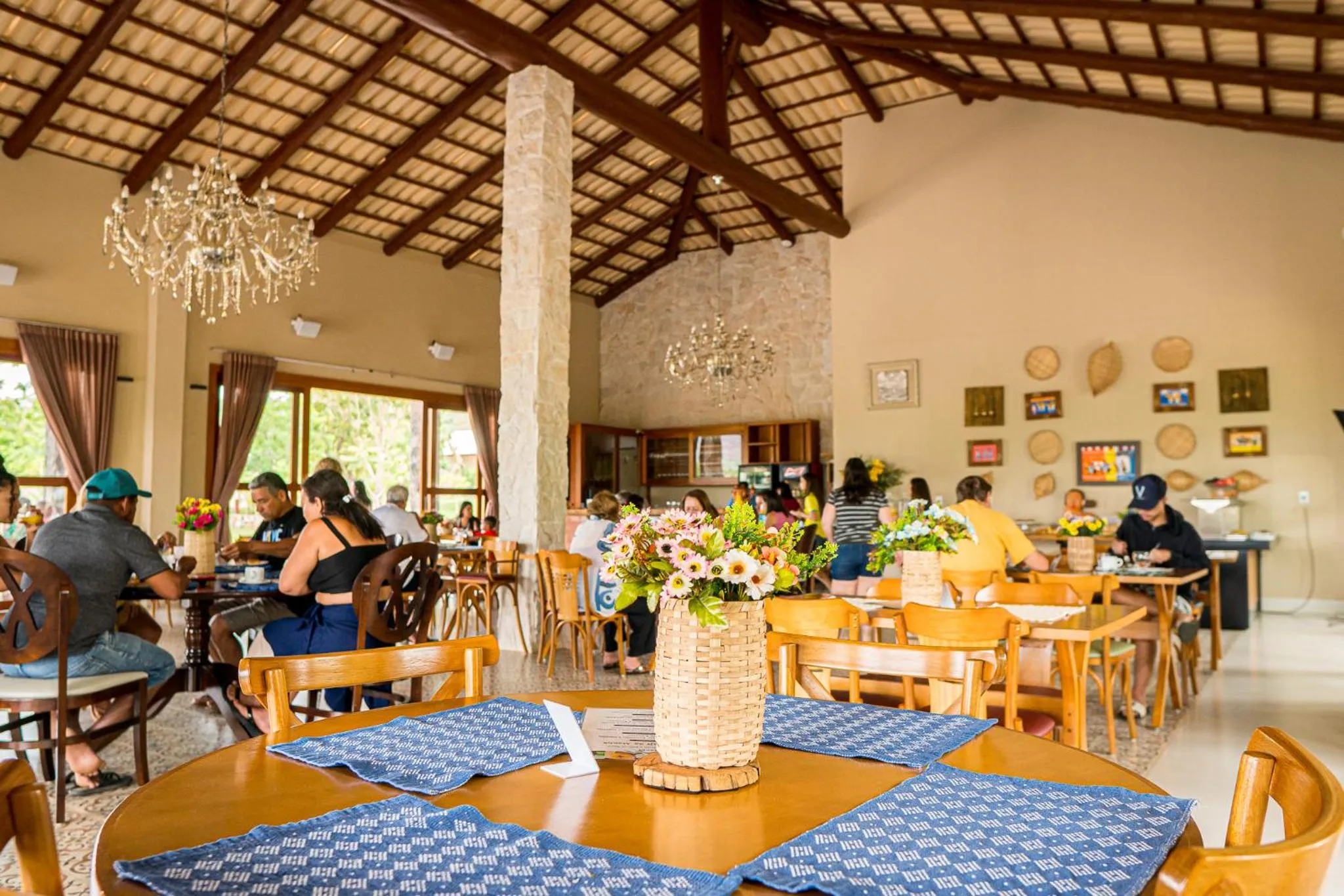 Restaurant/places to eat in Pousada Renascer Park